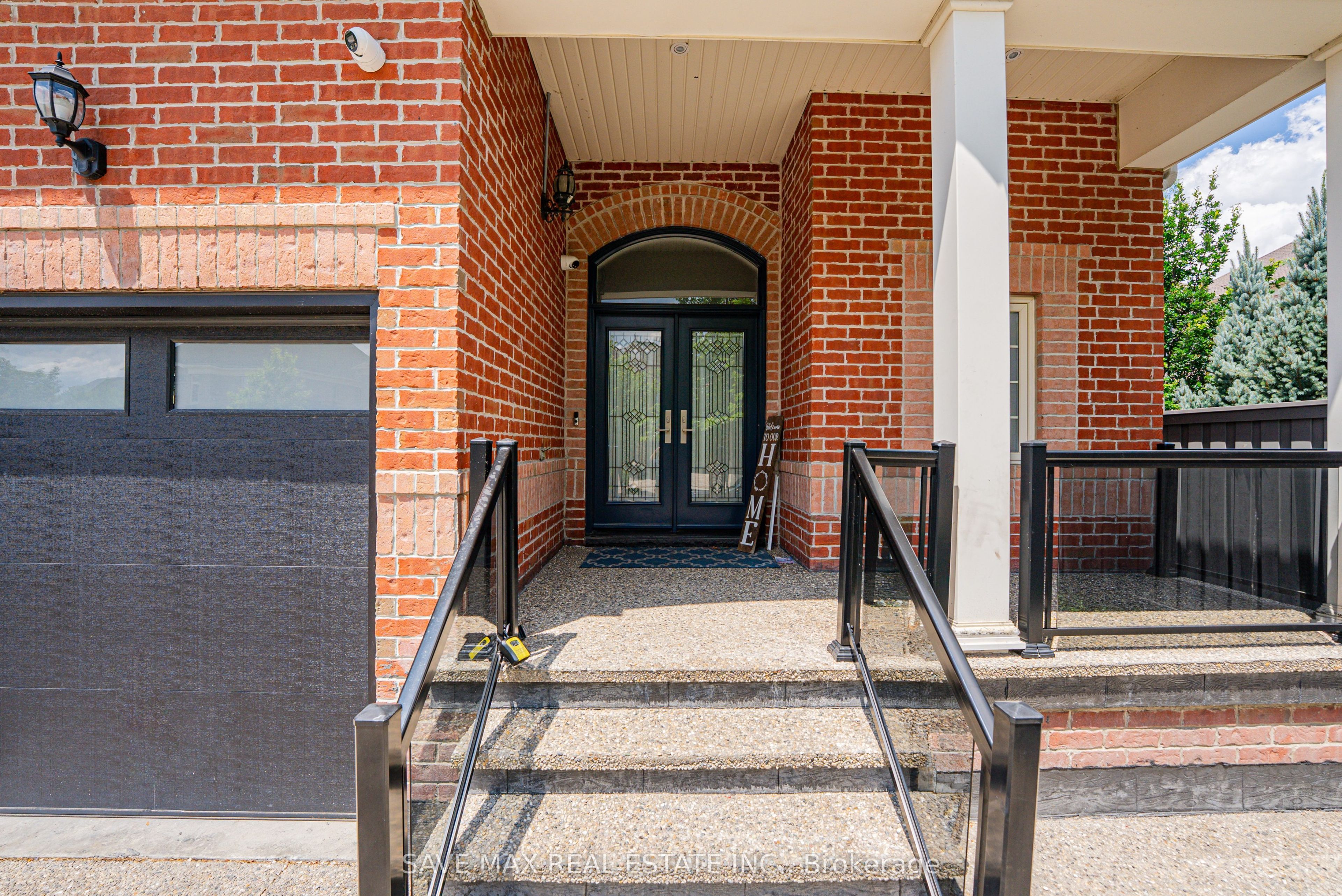 47 Legendary Circle, Brampton, ON L6Y 0S1 photo 3