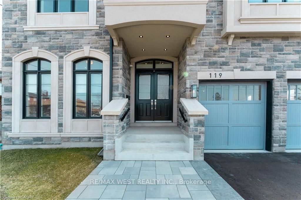 119 Jay Street, Toronto, ON M6L 2M3 photo 2