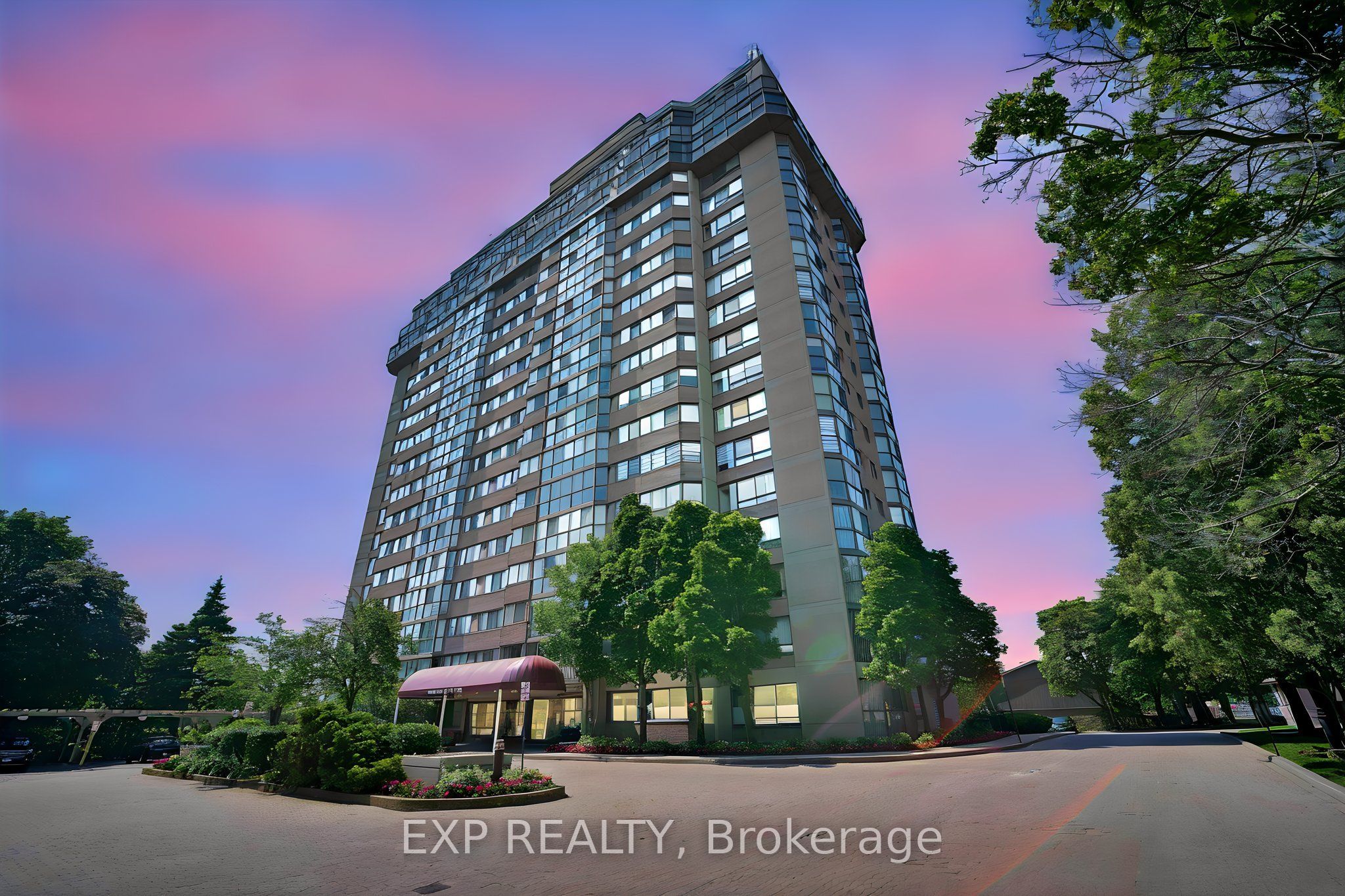 880 Dundas Street W 307, Mississauga, ON L5C 4H3