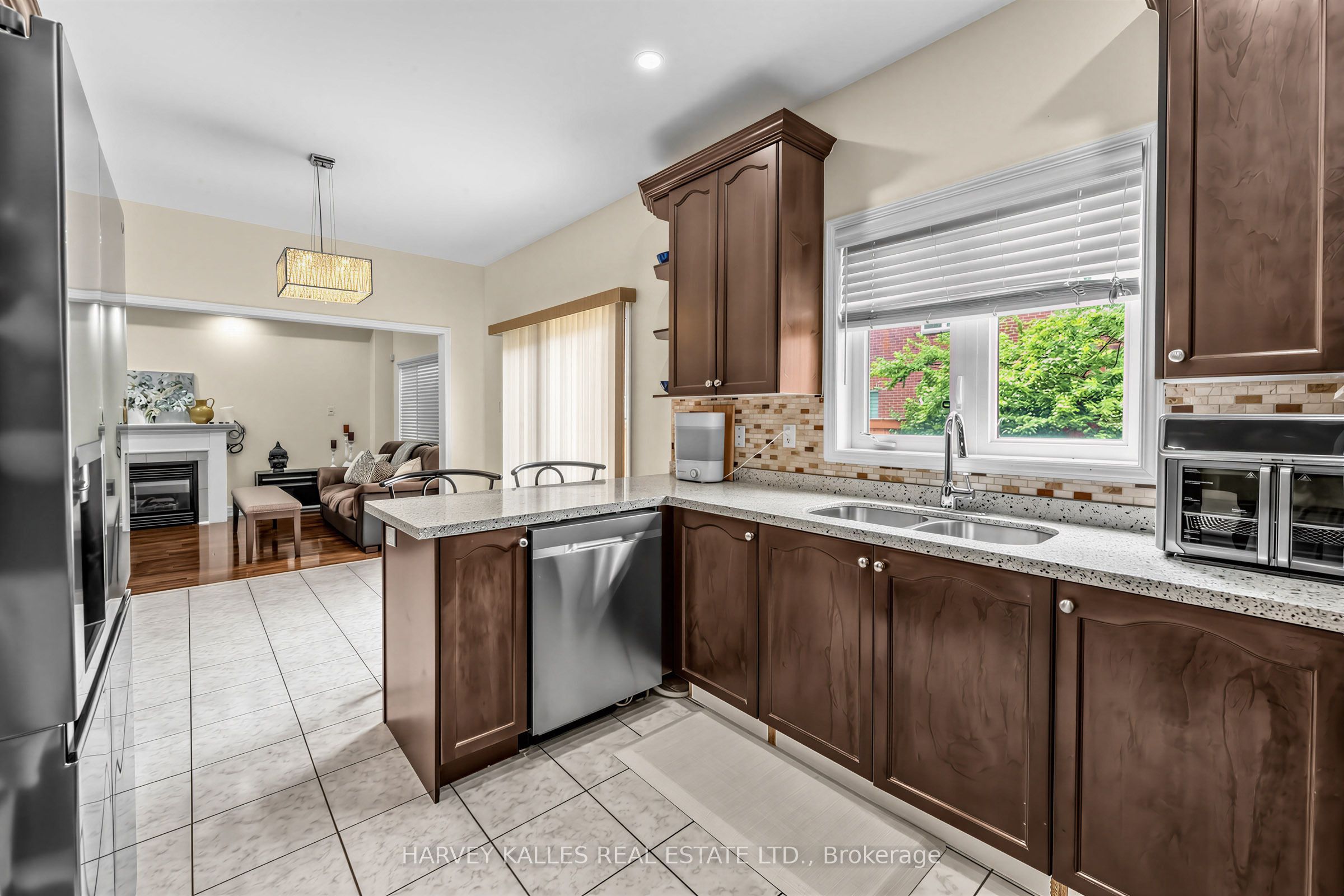 12 Tidewater Road, Brampton, ON L6P 2M5 photo 4