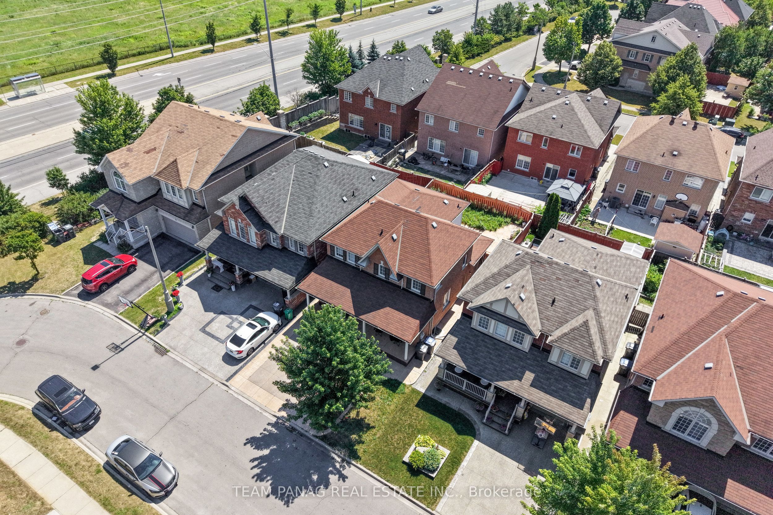 22 Beresford Crescent, Brampton, ON L6P 2M2 photo 4