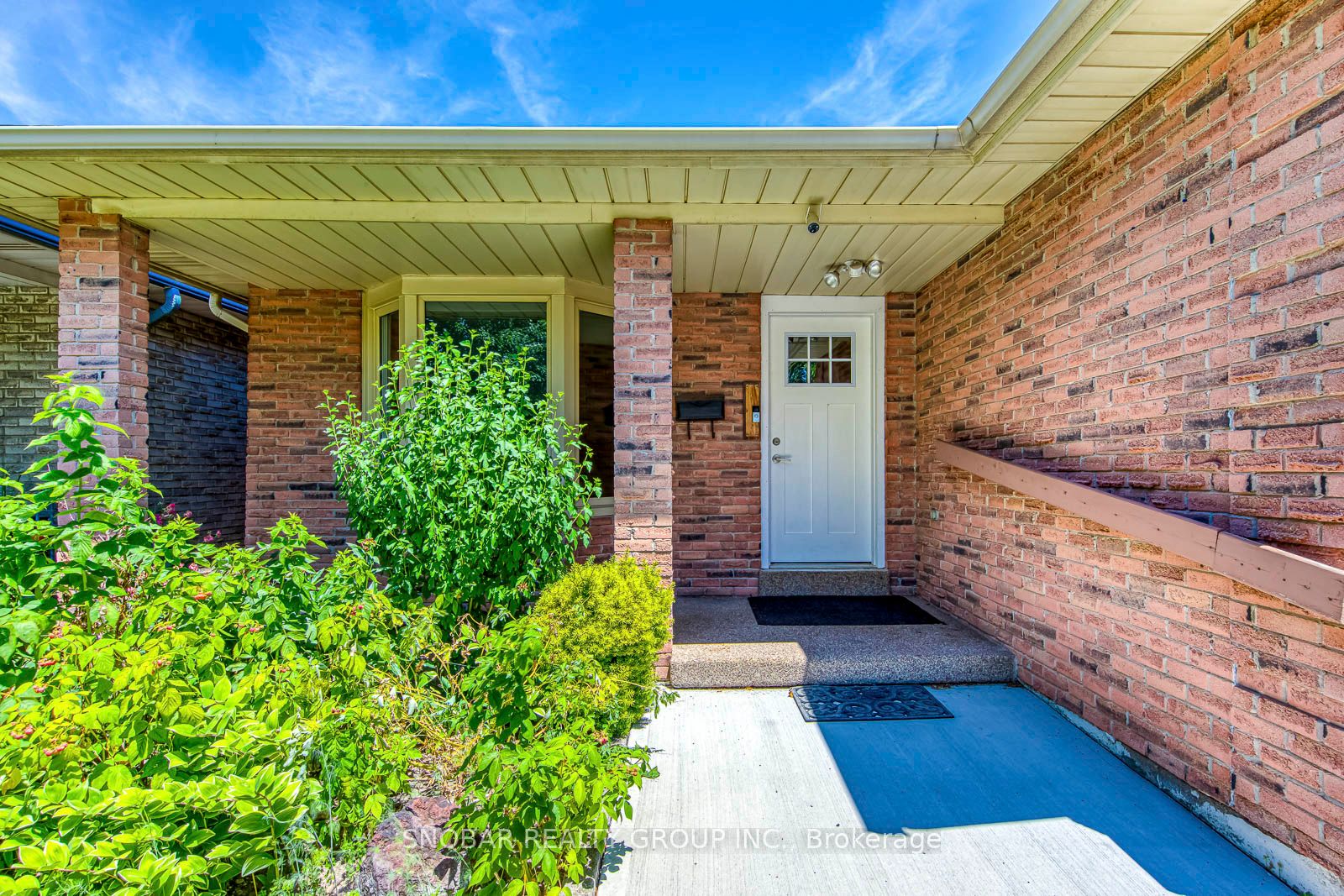 547 Conway Court, Milton, ON L9T 4B8 photo 4