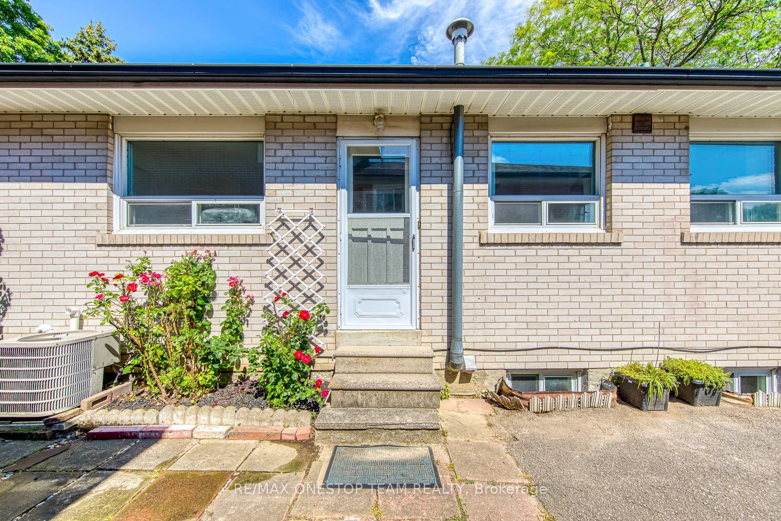 1514 Swanage Crescent, Mississauga, ON L5J 3N8 photo 4