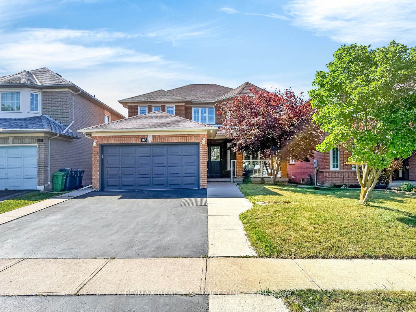 38 Deerglen Drive, Brampton, ON L6R 1M3 photo 2
