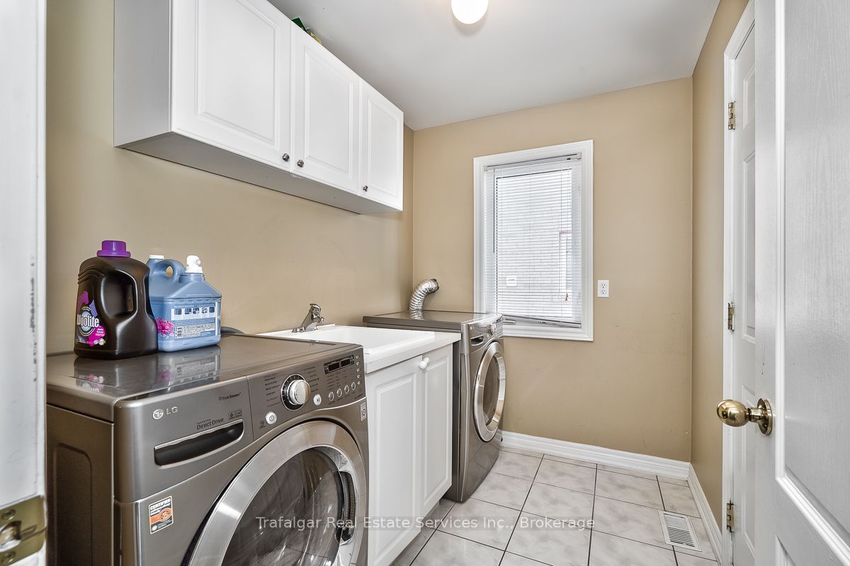 2355 Hilda Drive, Oakville, ON L6H 7M9 photo 3
