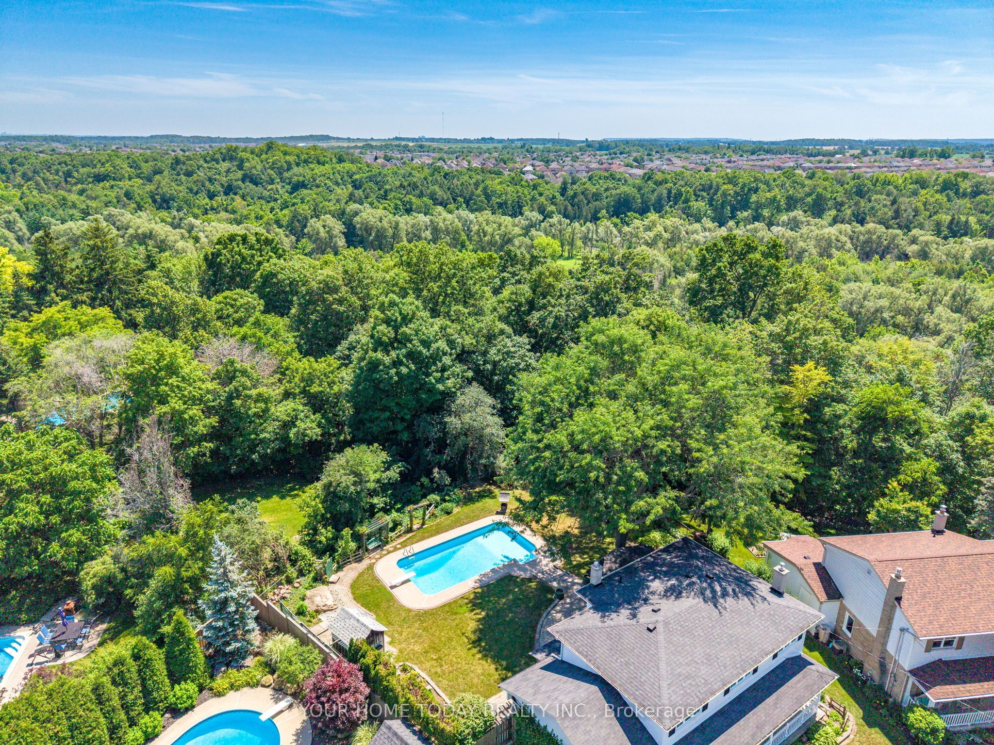 35 Dawson Crescent, Halton Hills, ON L7G 1H3 photo 2