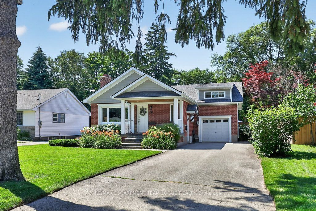 396 PEPPER Drive, Burlington, ON L7R 3C9