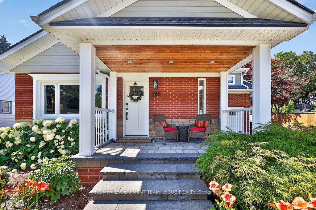 396 PEPPER Drive, Burlington, ON L7R 3C9 photo 3