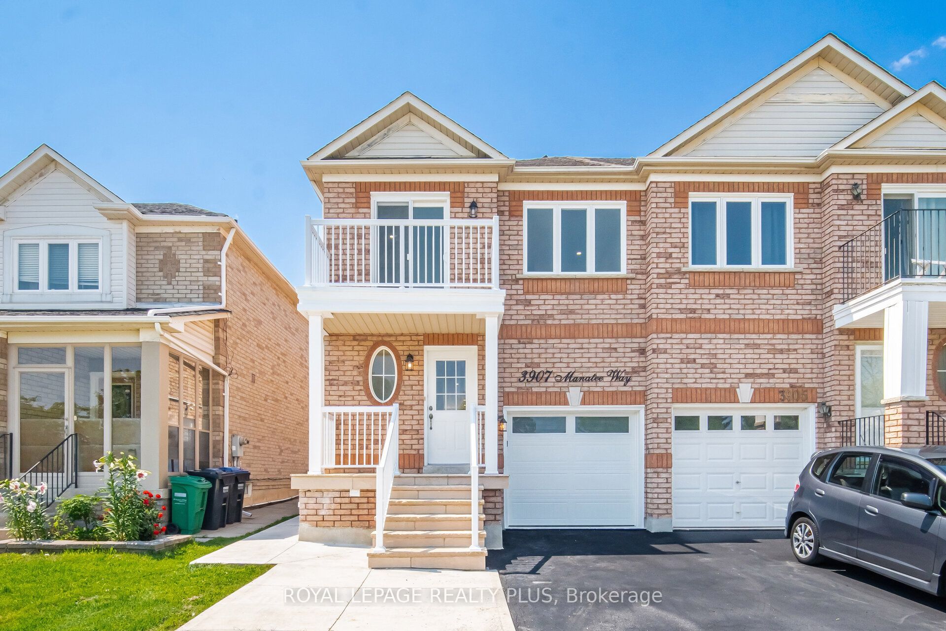 3907 Manatee Way, Mississauga, ON L5M 6P5 photo 2