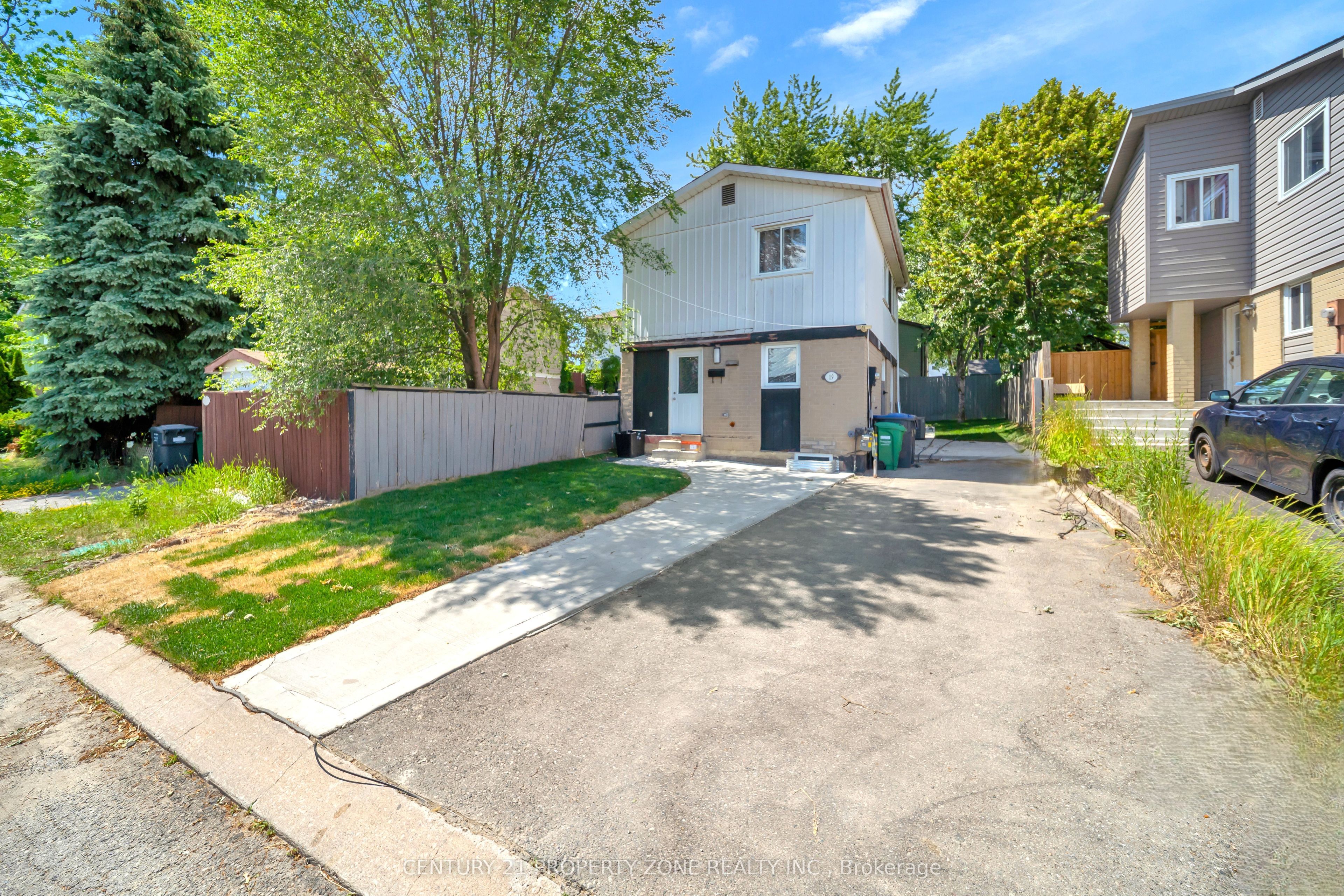 19 Horseshoe Court, Brampton, ON L6S 1S1 photo 3