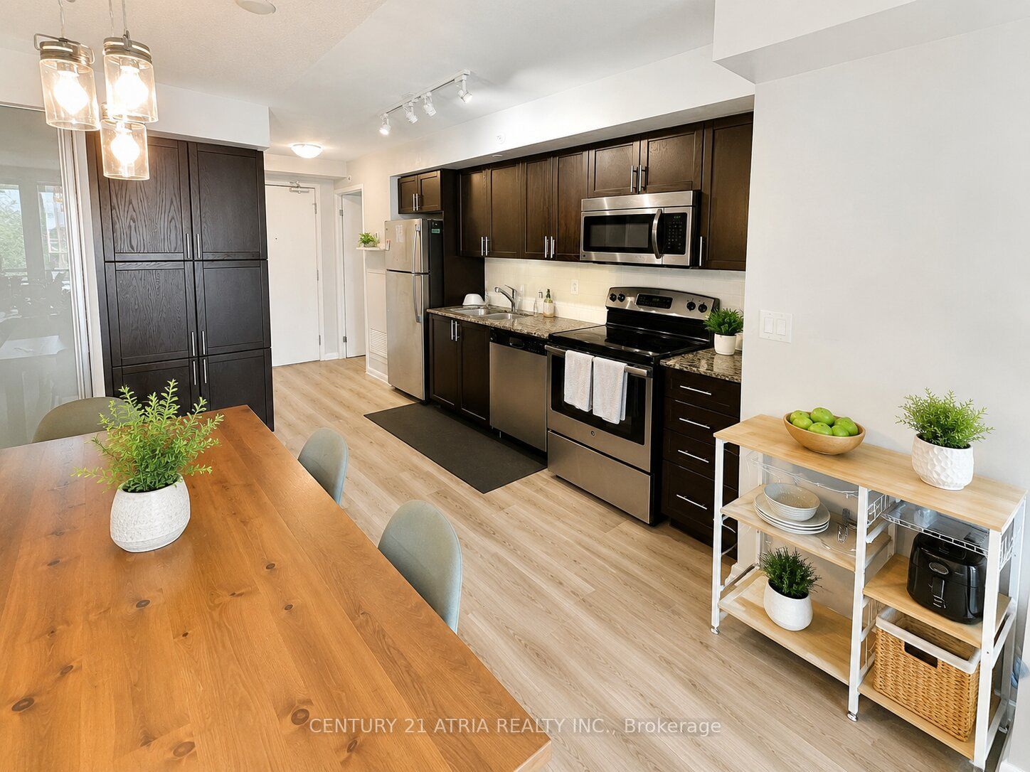 830 Lawrence Avenue W 405, Toronto, ON M6A 0B6 photo 2