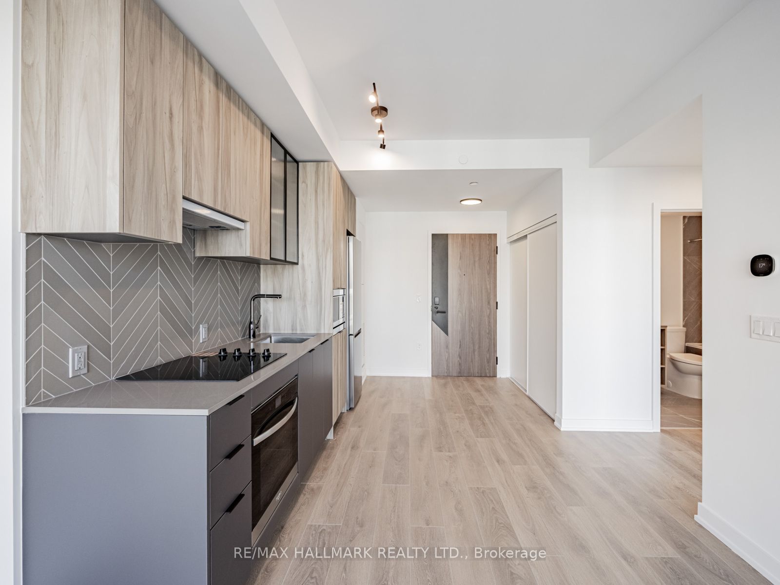 1037 The Queensway N/A 720, Toronto, ON M8Z 6C7 photo 5