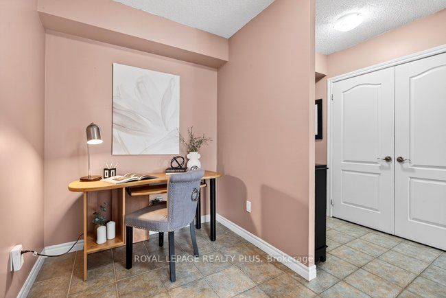 2088 Lawrence Avenue W 412, Toronto, ON M9N 3Z9 photo 5