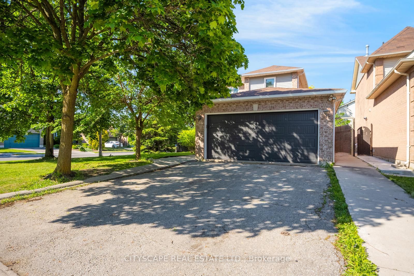 65 Mullis Crescent, Brampton, ON L6Y 4S9 photo 3