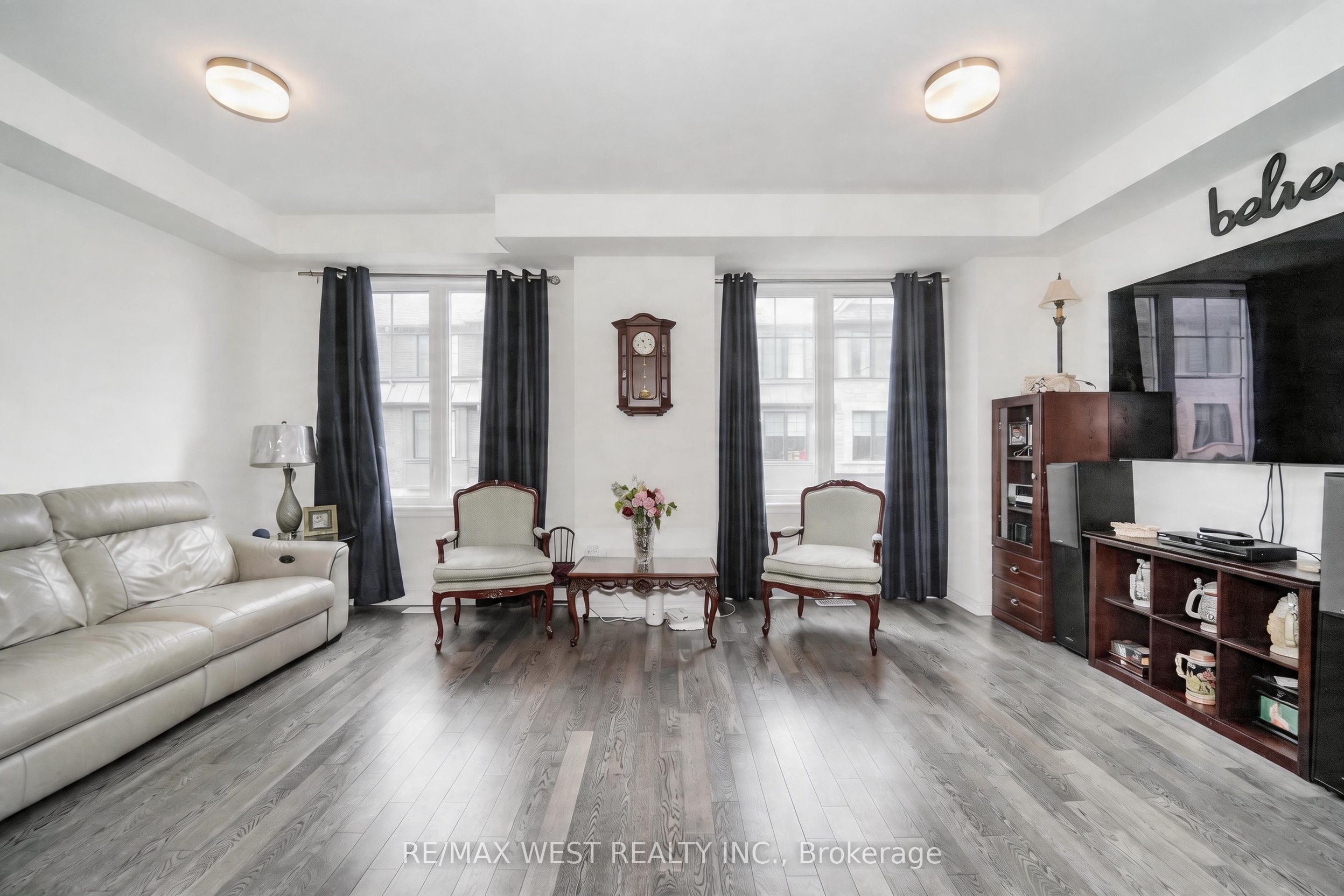 7 Folcroft Street W, Brampton, ON L6Y 0B6 photo 2