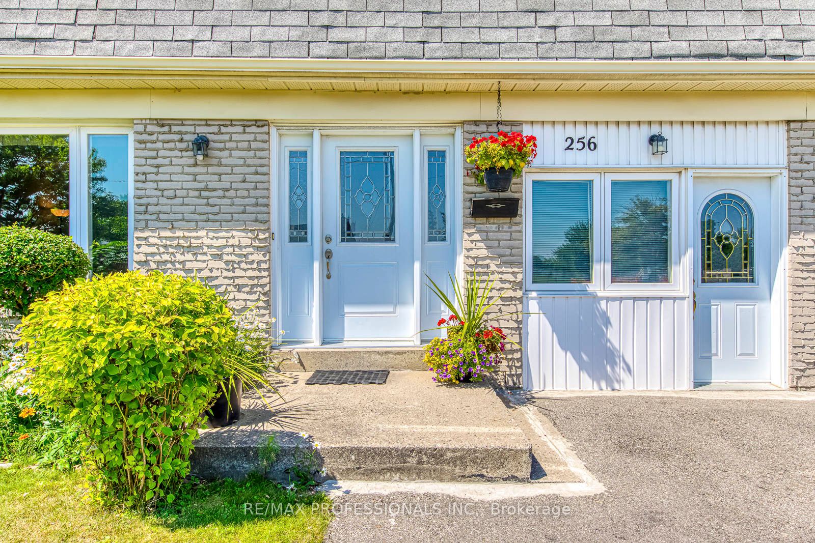 256 Wellesworth Drive, Toronto, ON M9C 4S6 photo 4