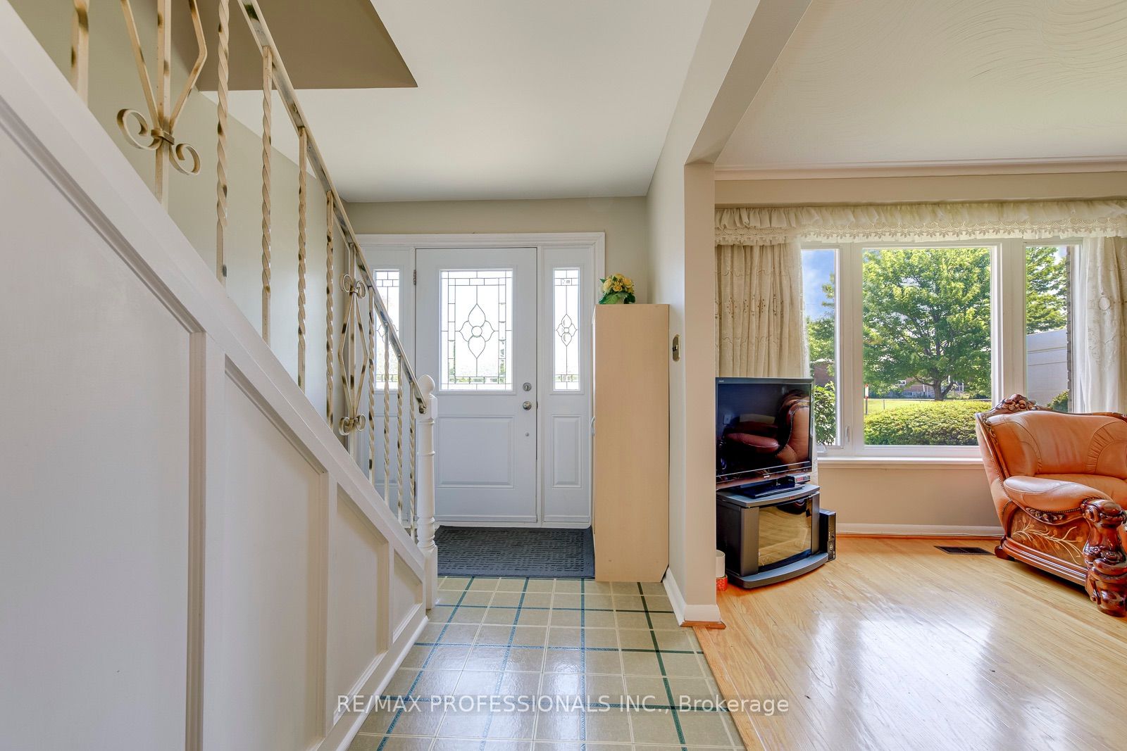 256 Wellesworth Drive, Toronto, ON M9C 4S6 photo 5