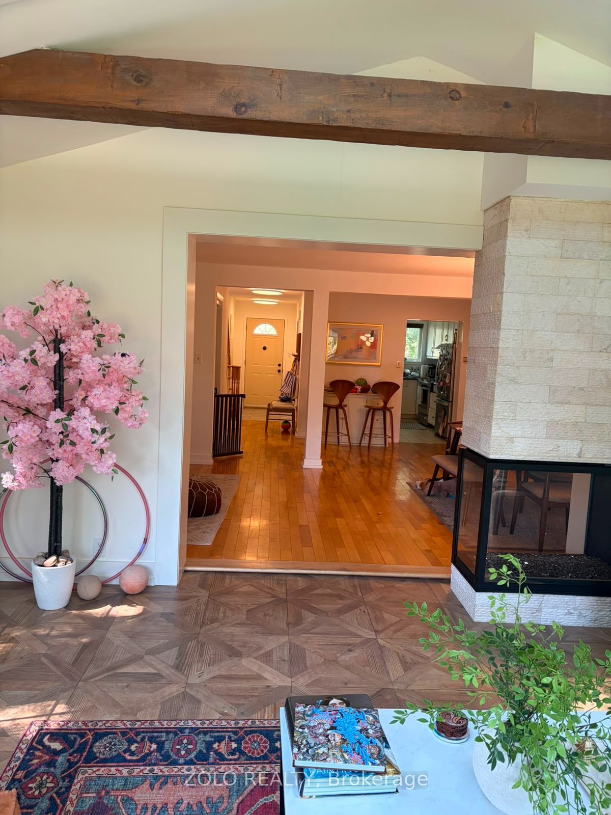 2595 Altadena Court, Mississauga, ON L5K 1G1 photo 3