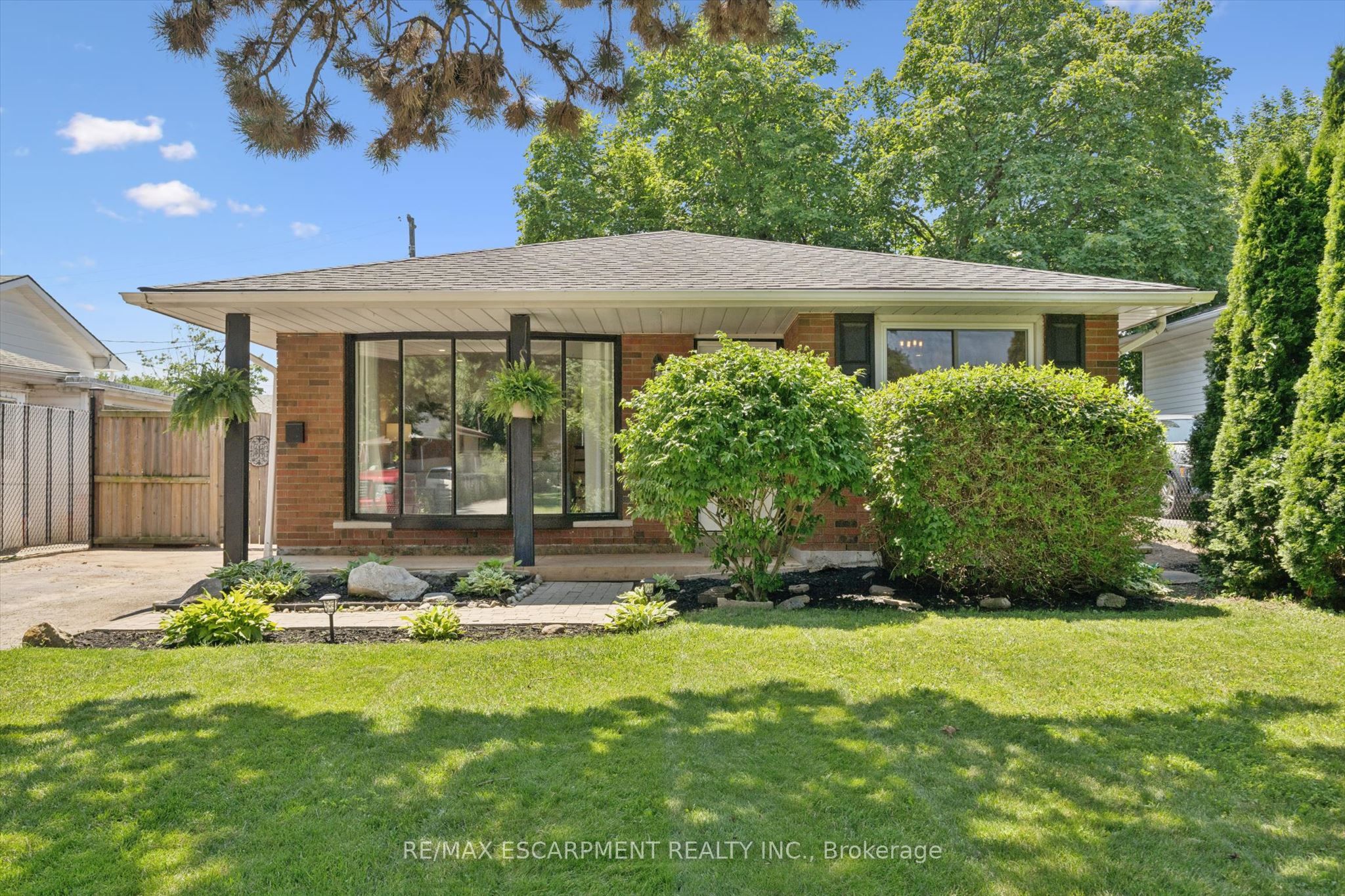 1298 Rosemary Crescent, Burlington, ON L7P 2P4 photo 2