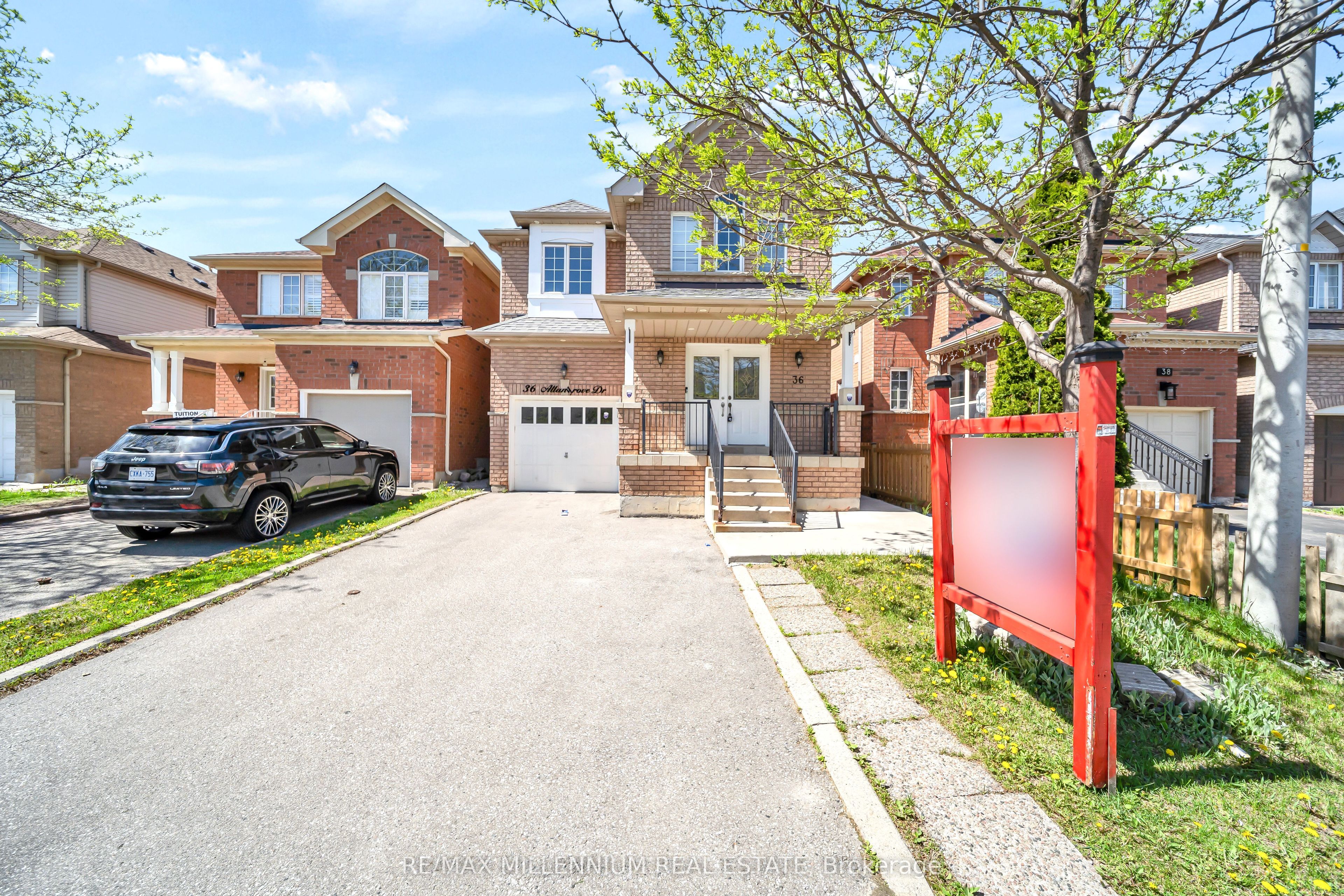 36 Allangrove Drive, Brampton, ON L7A 2M3 photo 2