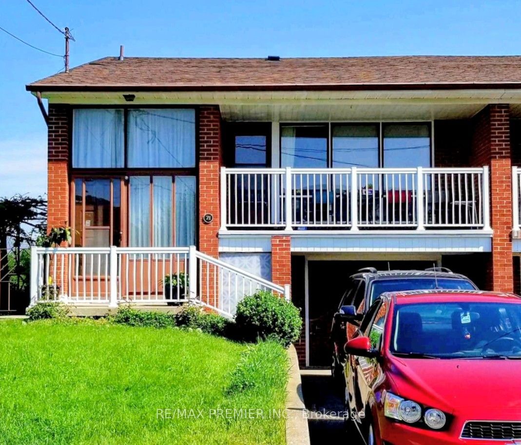 71 Sorlyn Avenue, Toronto, ON M6L 1H7