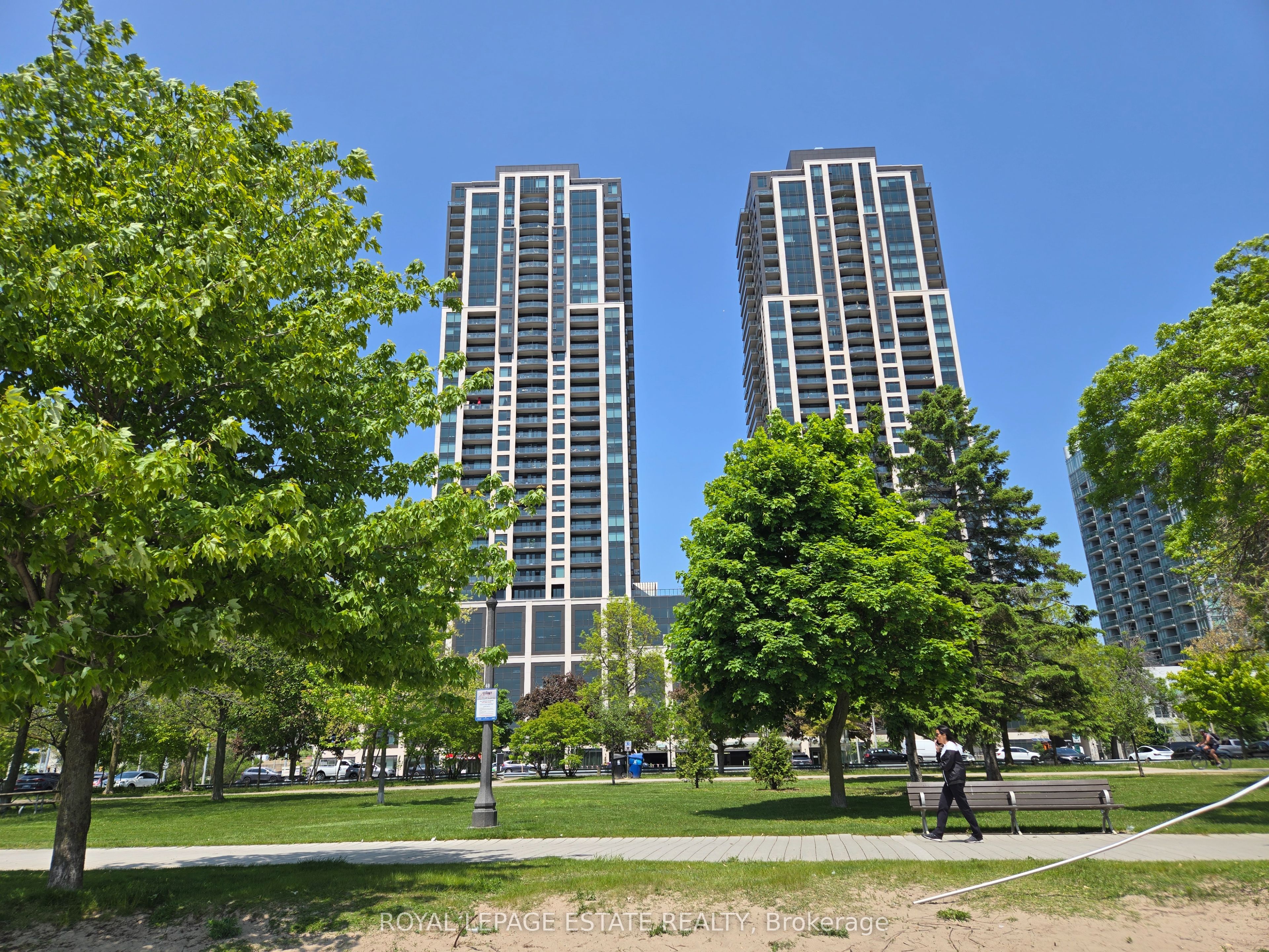 1928 Lake Shore Boulevard W 1608, Toronto, ON M6S 0B1 photo 4