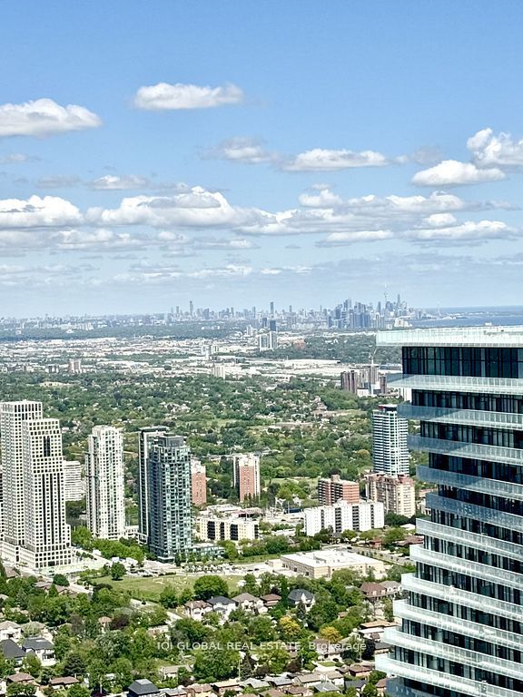 448 Burnhamthorpe Road N 6506, Mississauga, ON L5B 0R4 photo 2
