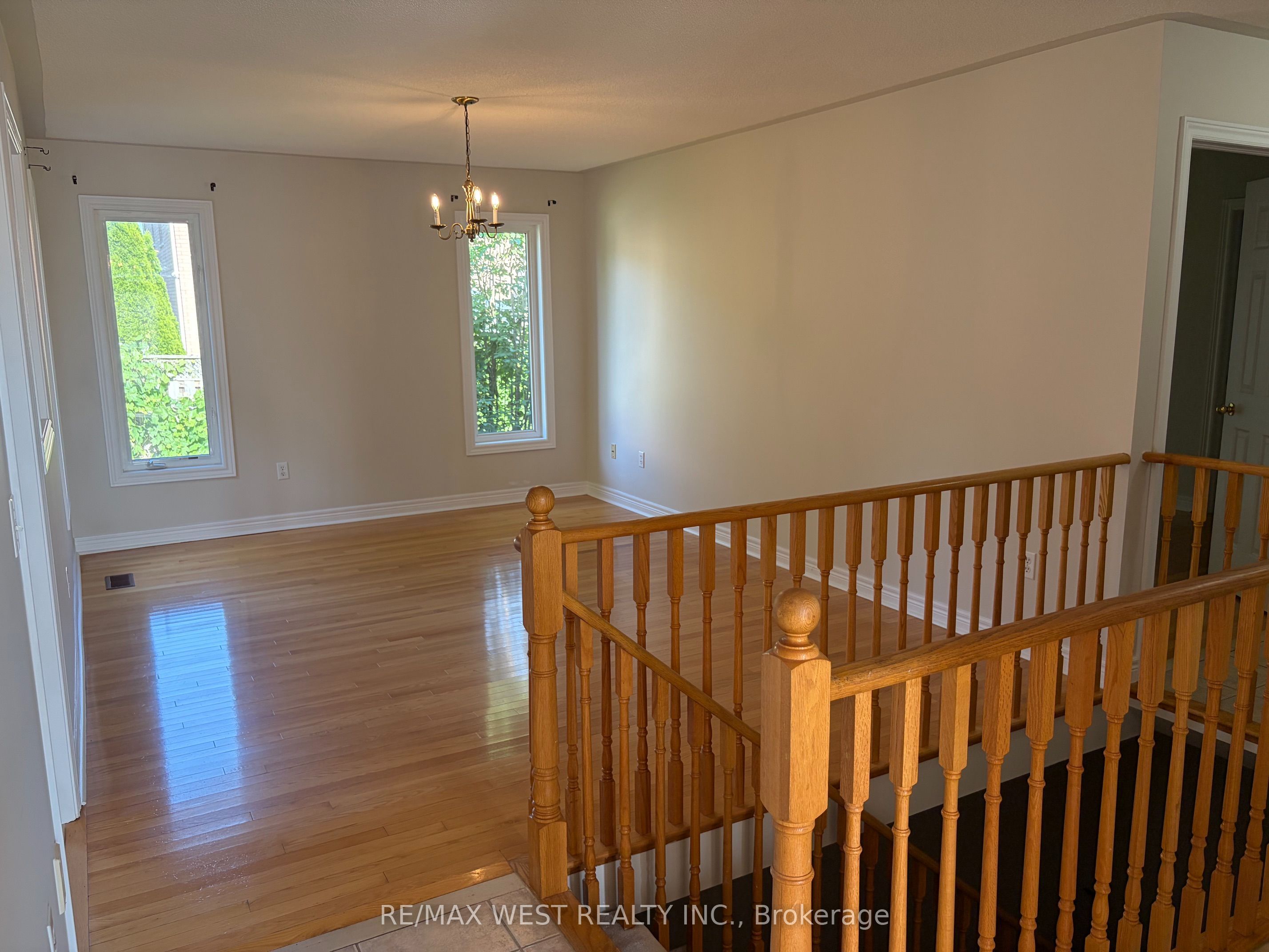 63 Munro Circle, Halton Hills, ON L7G 6A2 photo 5