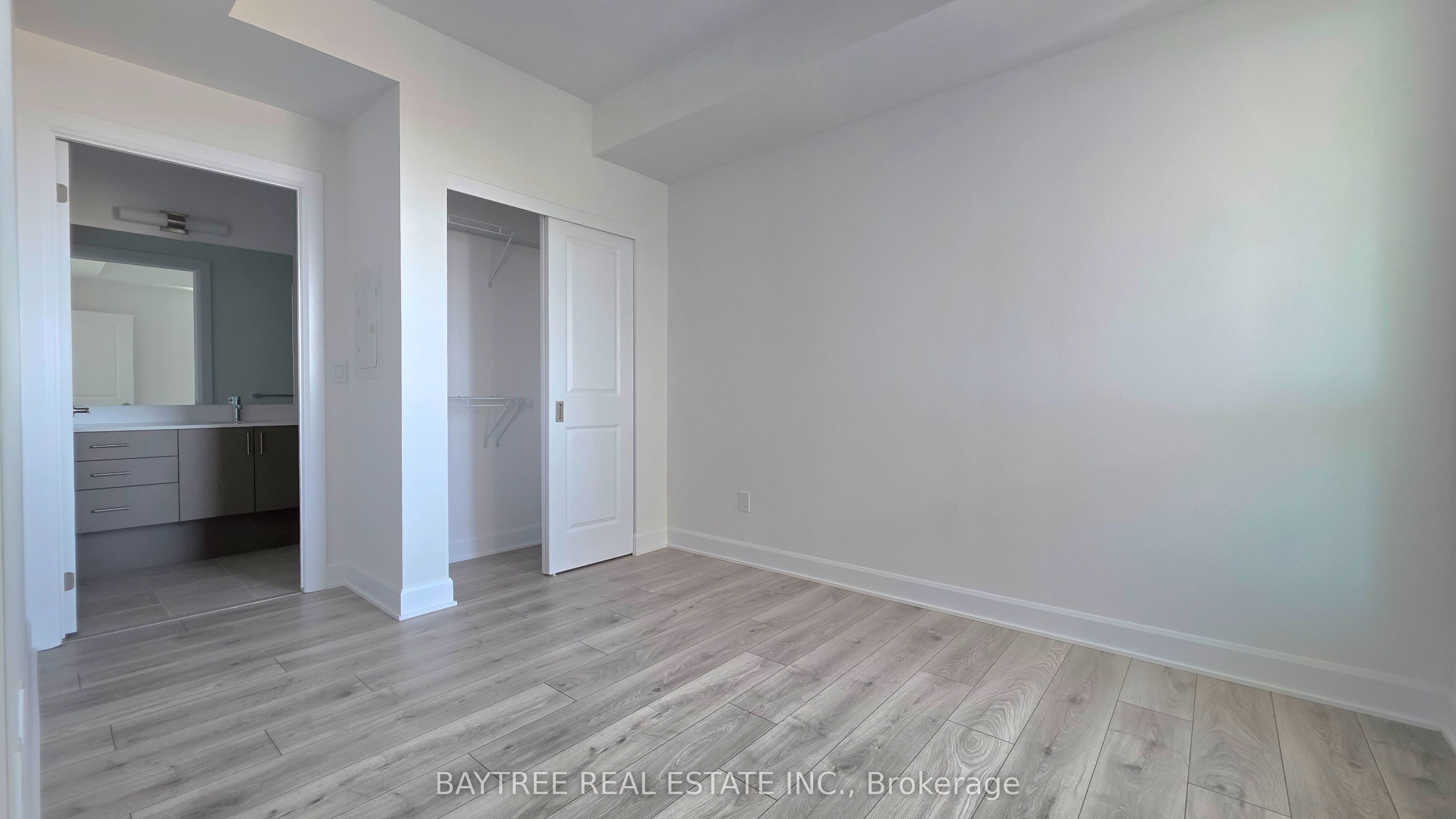 3240 William Coltson Avenue 1801, Oakville, ON L6H 8C8 photo 3