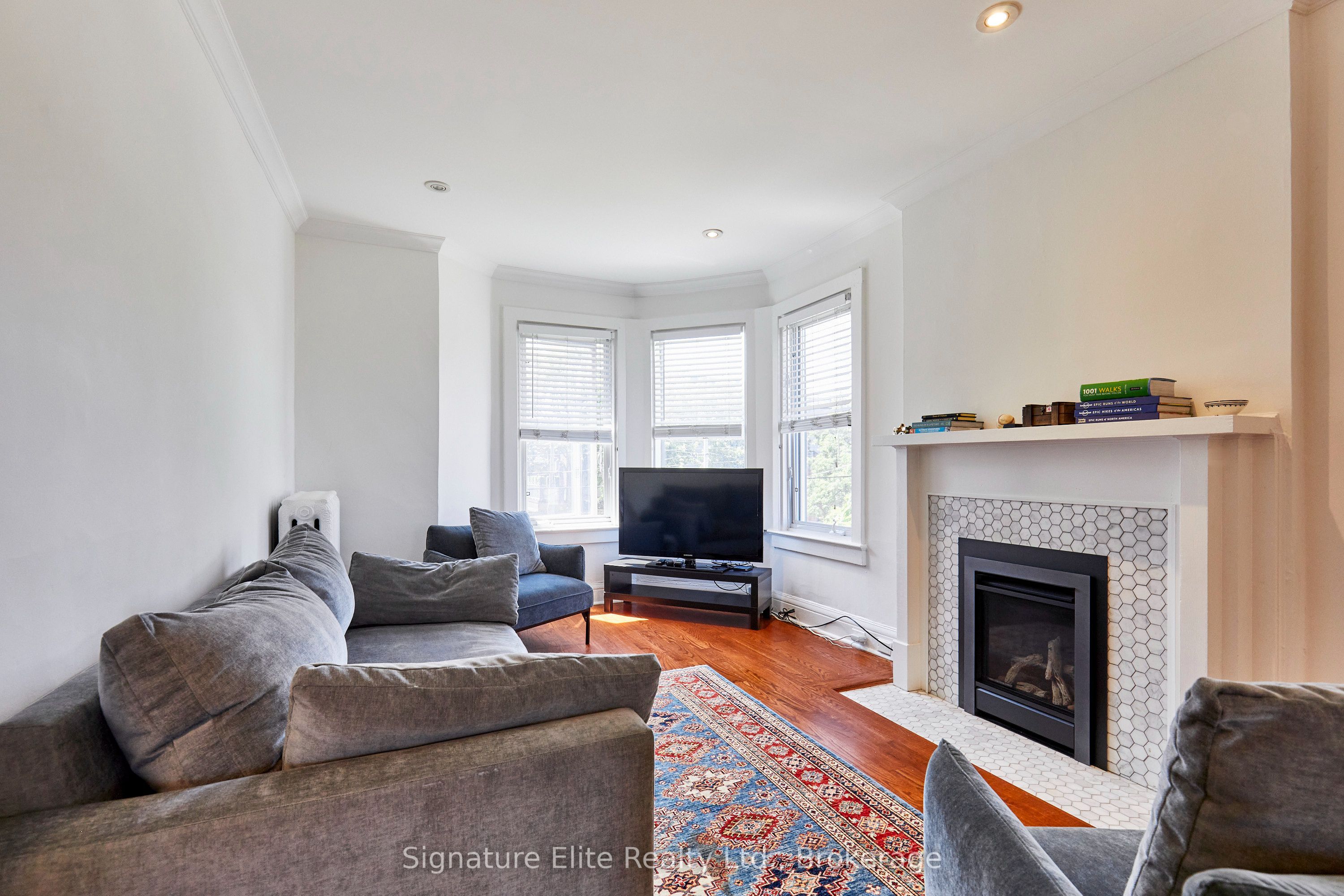 124 Geoffrey Street Upper, Toronto, ON M6R 1P3