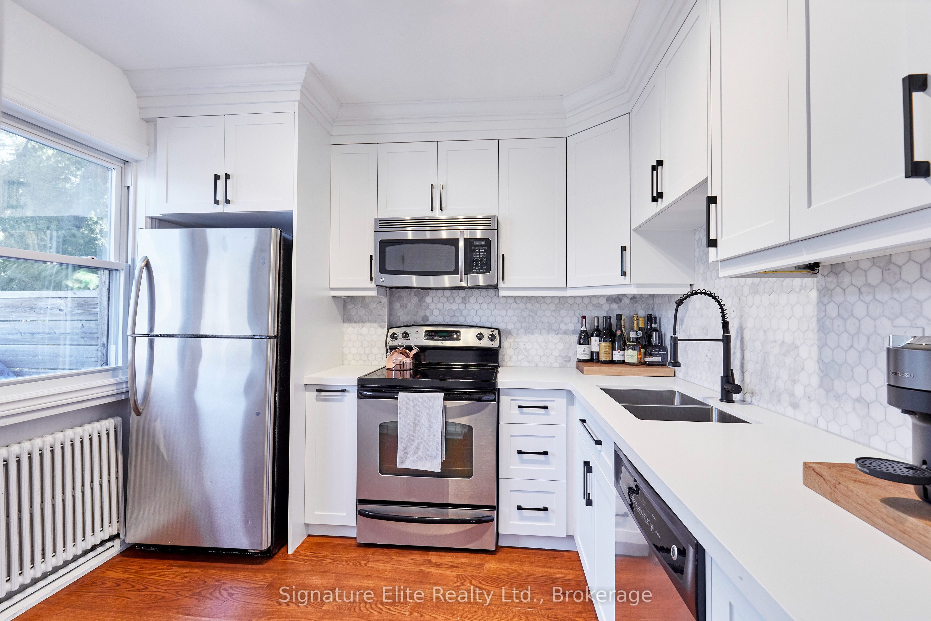 124 Geoffrey Street Upper, Toronto, ON M6R 1P3 photo 2