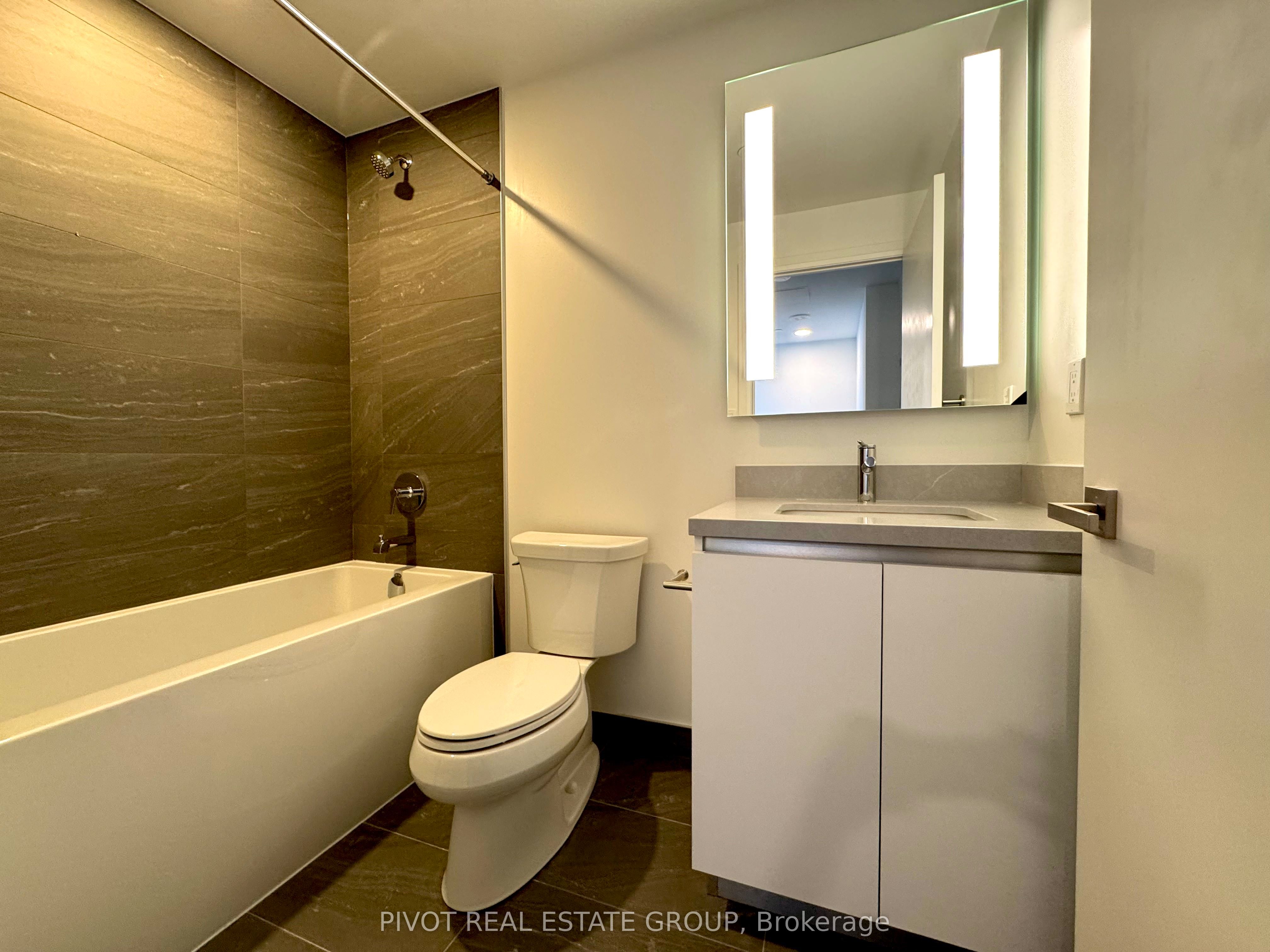 2 Erskine Road 1802, Mississauga, ON L5B 0S1 photo 5