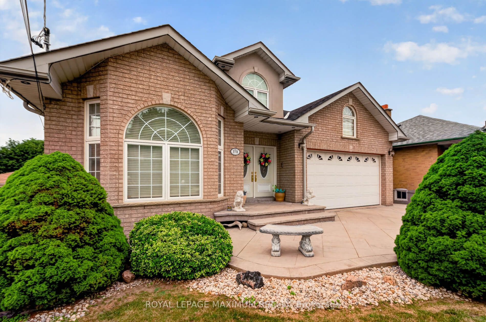 378 Rustic Road, Toronto, ON M6L 1W7 photo 2
