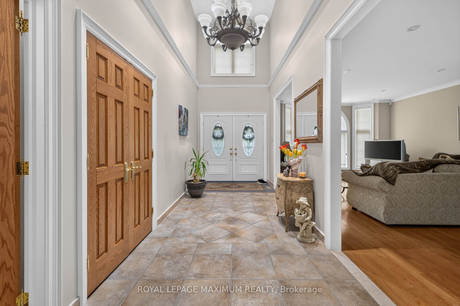 378 Rustic Road, Toronto, ON M6L 1W7 photo 4