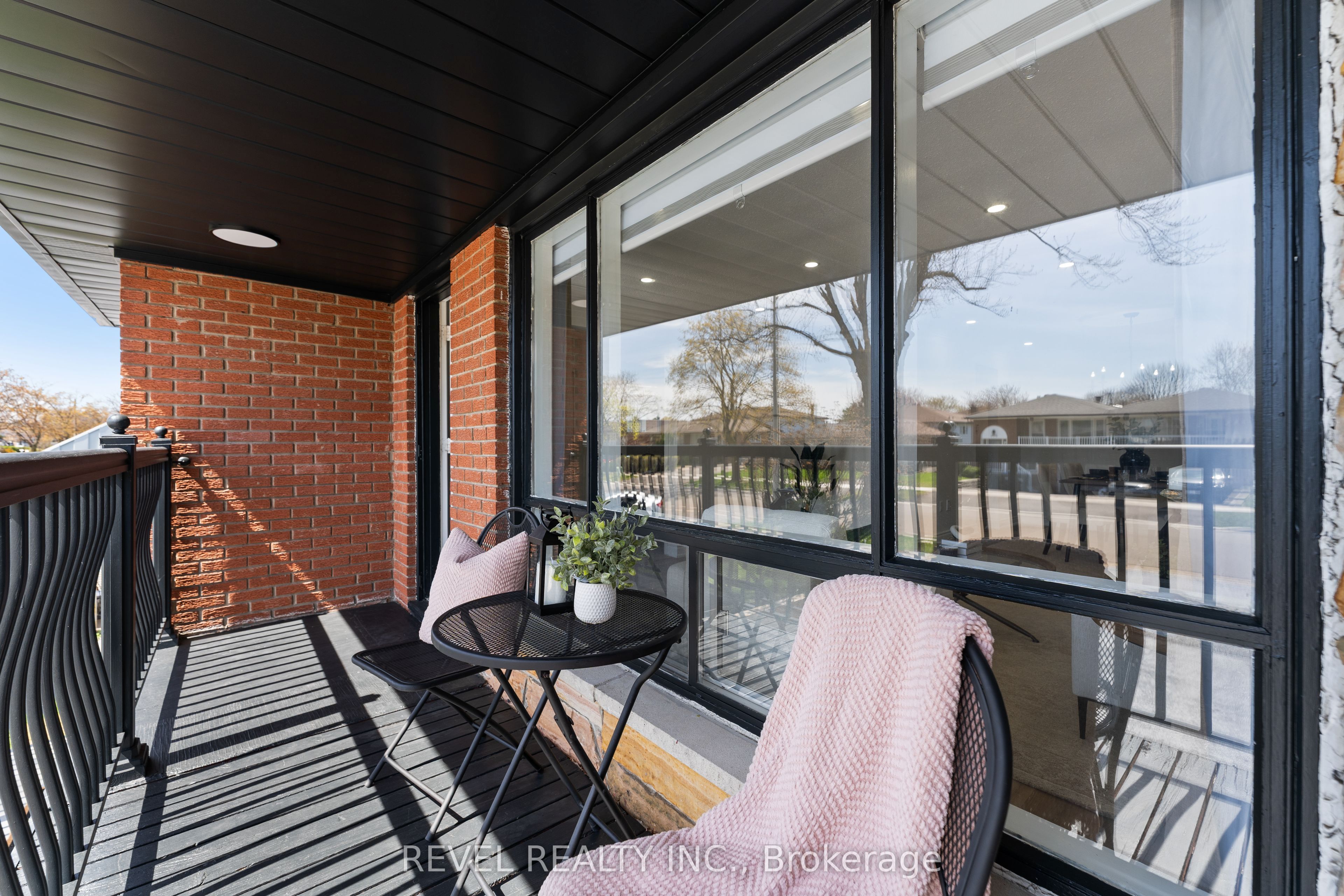 291 Thrace Avenue Lower, Mississauga, ON L5B 2B2 photo 4