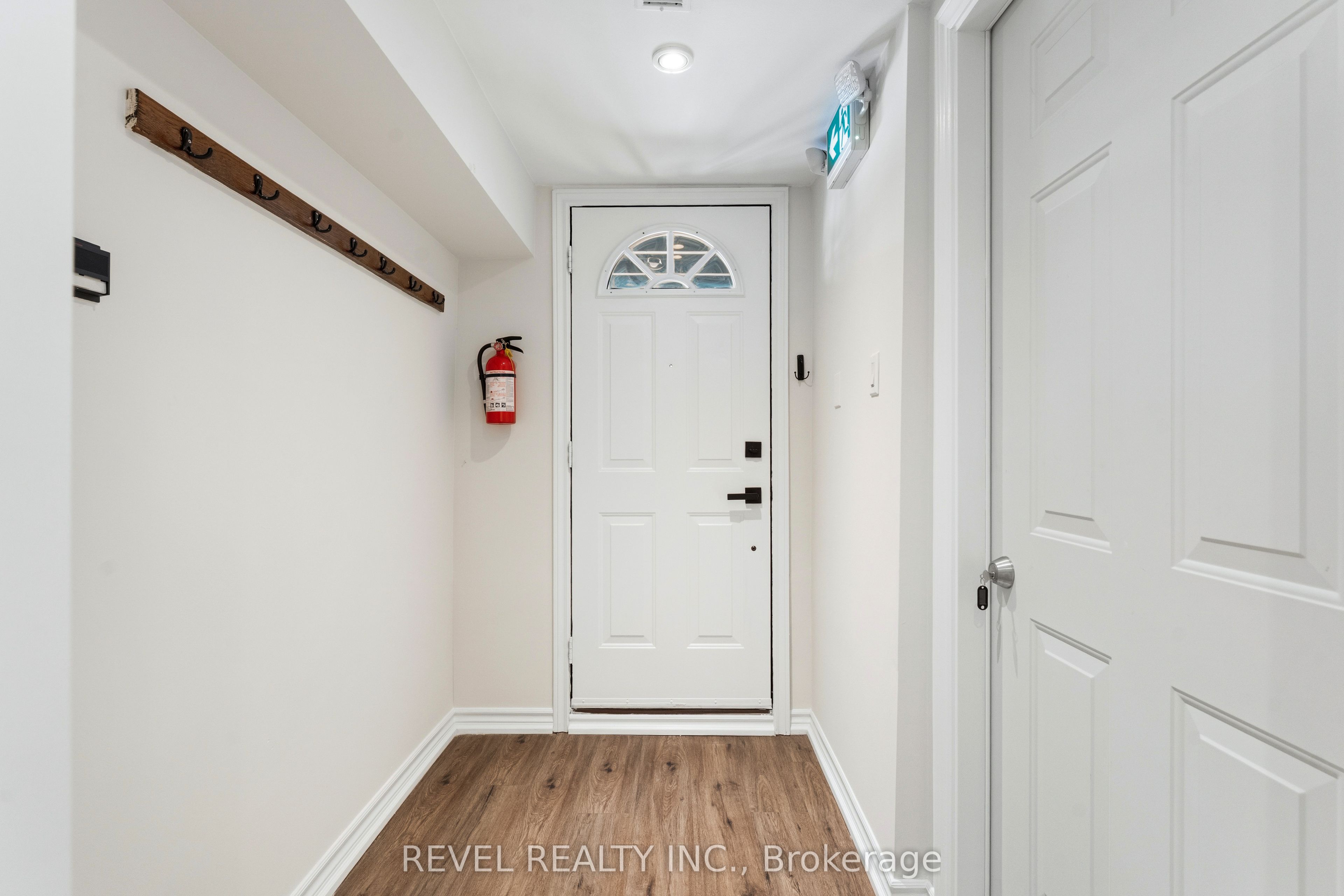 291 Thrace Avenue Lower, Mississauga, ON L5B 2B2 photo 5