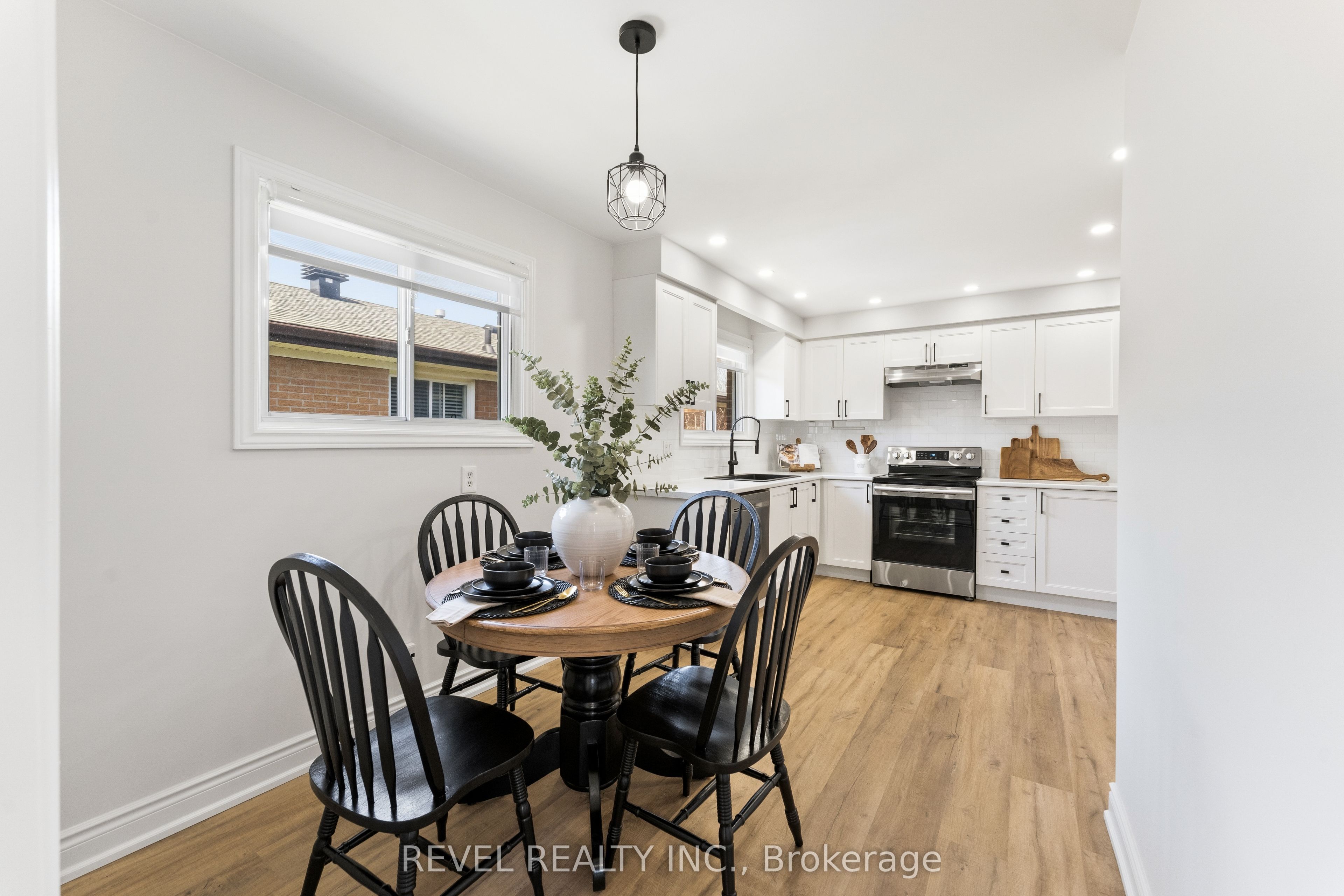 291 Thrace Avenue Upper, Mississauga, ON L5B 2B2 photo 5