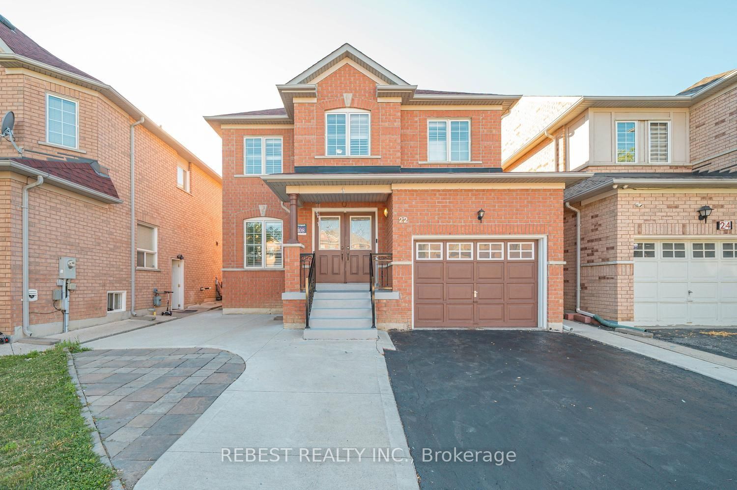 22 Gore Valley Trail, Brampton, ON L6P 1N7 photo 2
