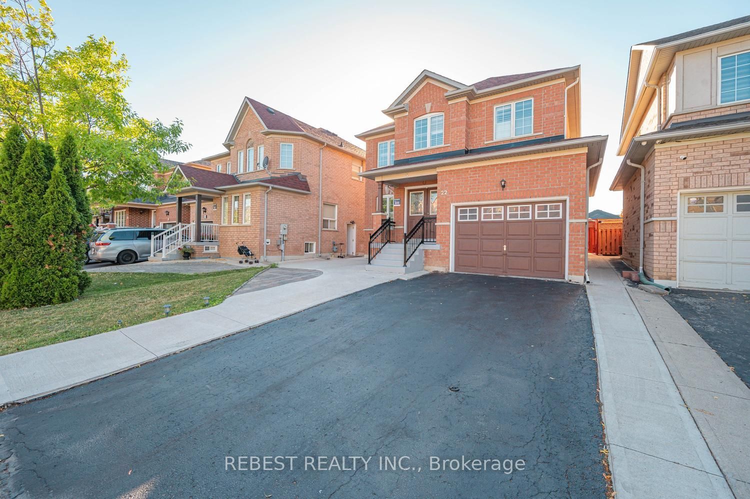 22 Gore Valley Trail, Brampton, ON L6P 1N7 photo 3