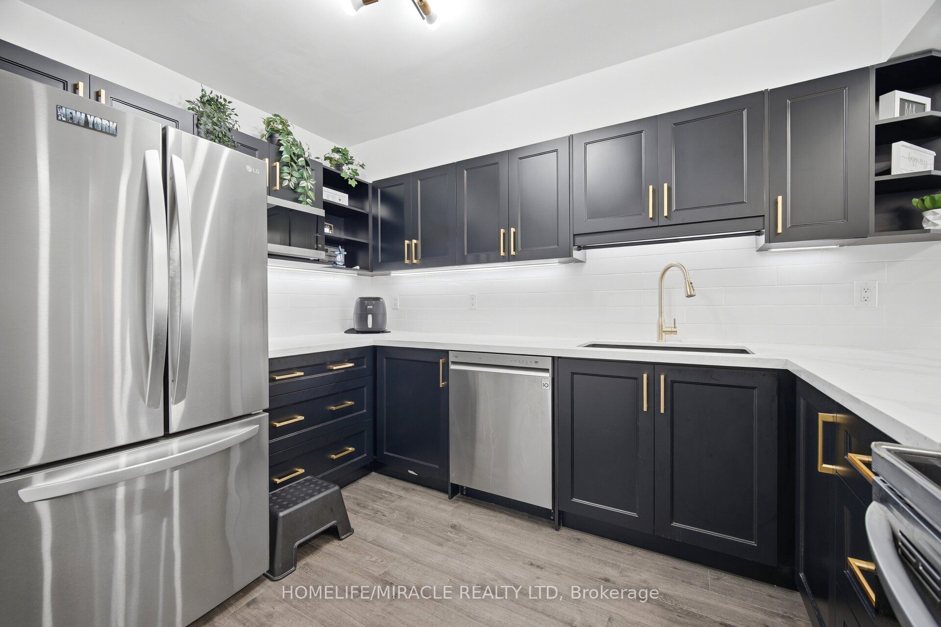 238 Albion Road 102, Toronto, ON M9W 6A7