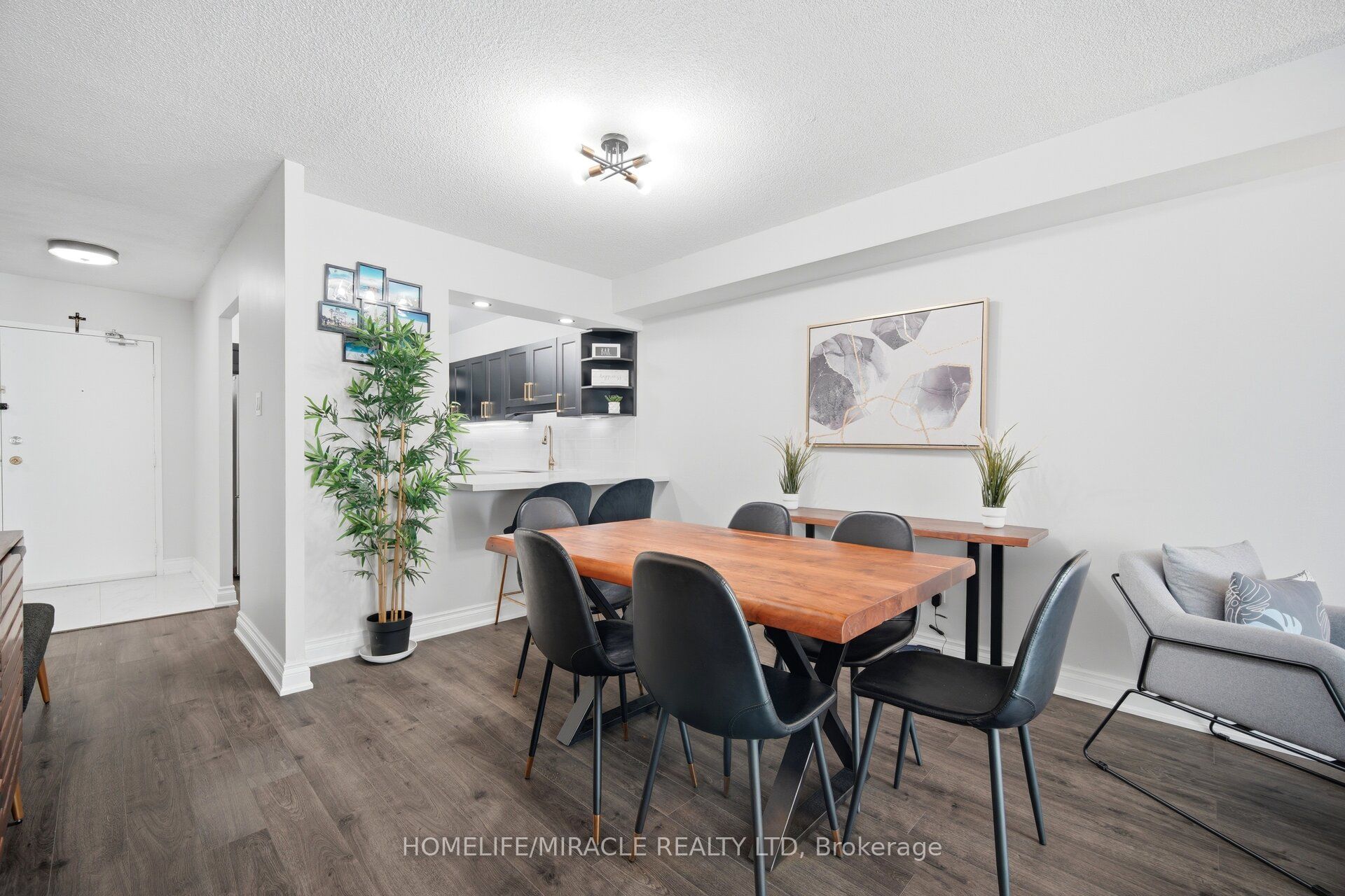 238 Albion Road 102, Toronto, ON M9W 6A7 photo 3