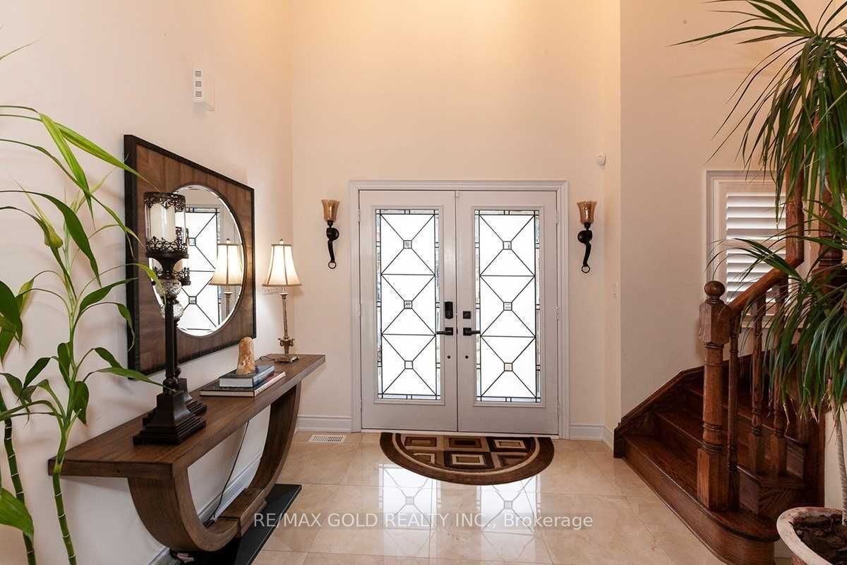 16 Valleyway Drive, Brampton, ON L6X 5G3 photo 5
