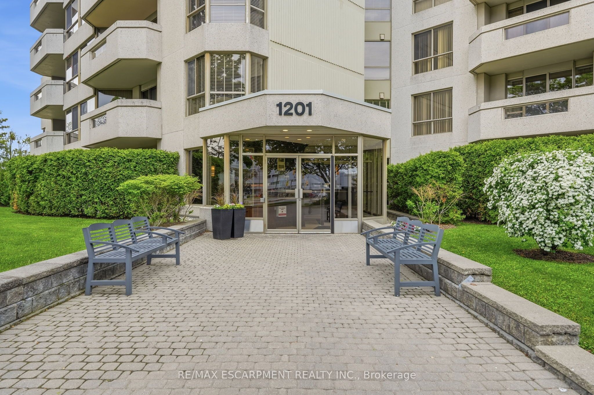 1201 North Shore Boulevard E 1003, Burlington, ON L7S 1Z5 photo 2