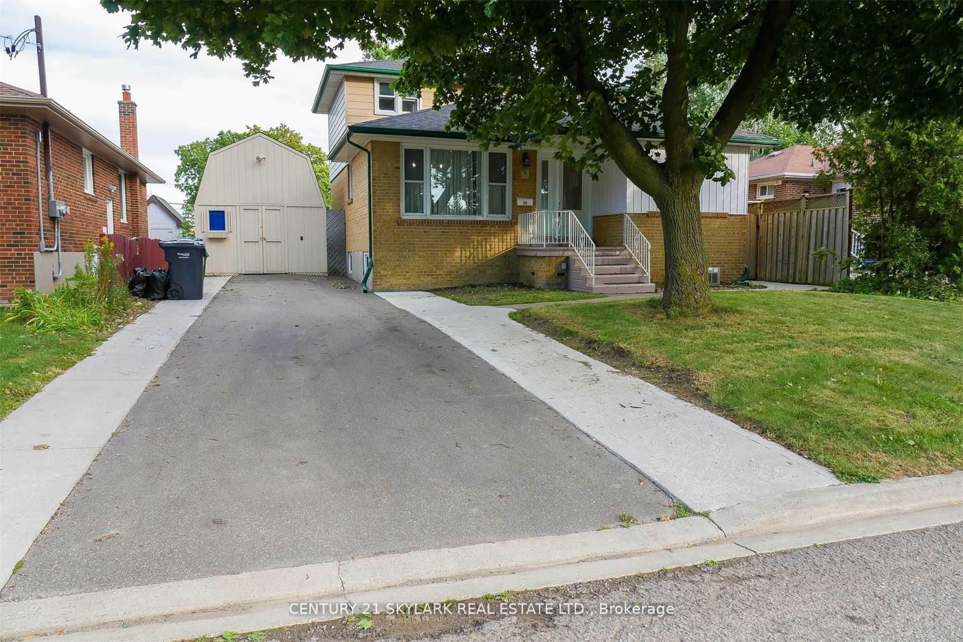 35 Cumberland Drive, Brampton, ON L6V 1W5 photo 2