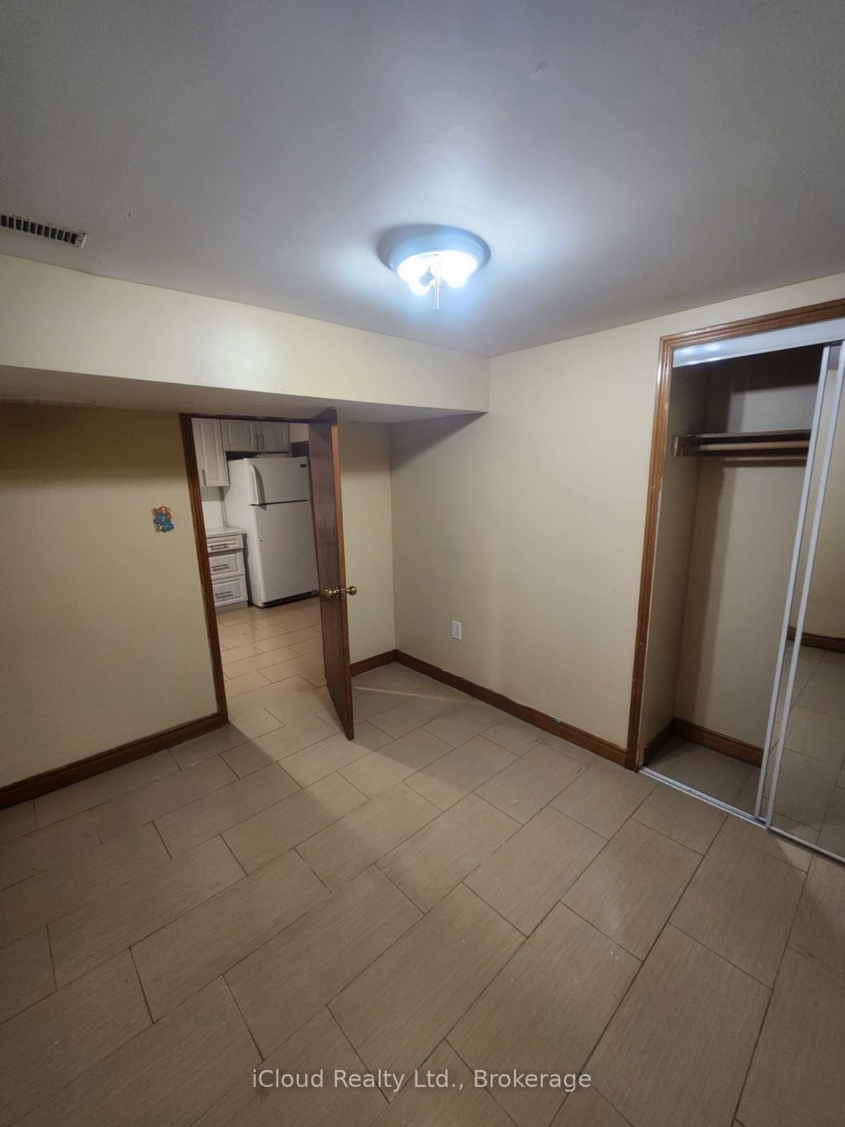2631 Roblo Road, Mississauga, ON L5L 1V8