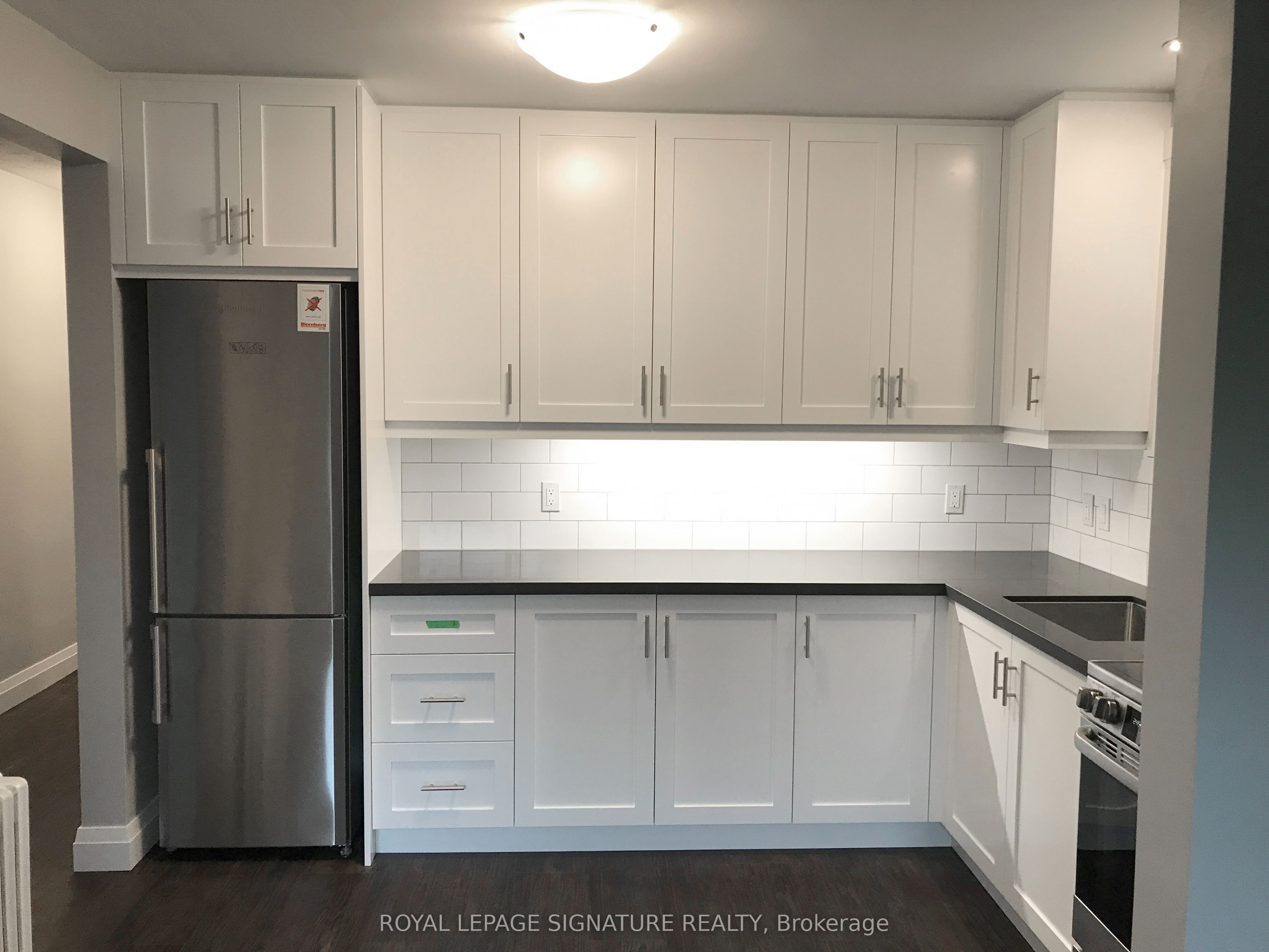 273 Lakeshore Road E 1, Mississauga, ON L5G 1G8