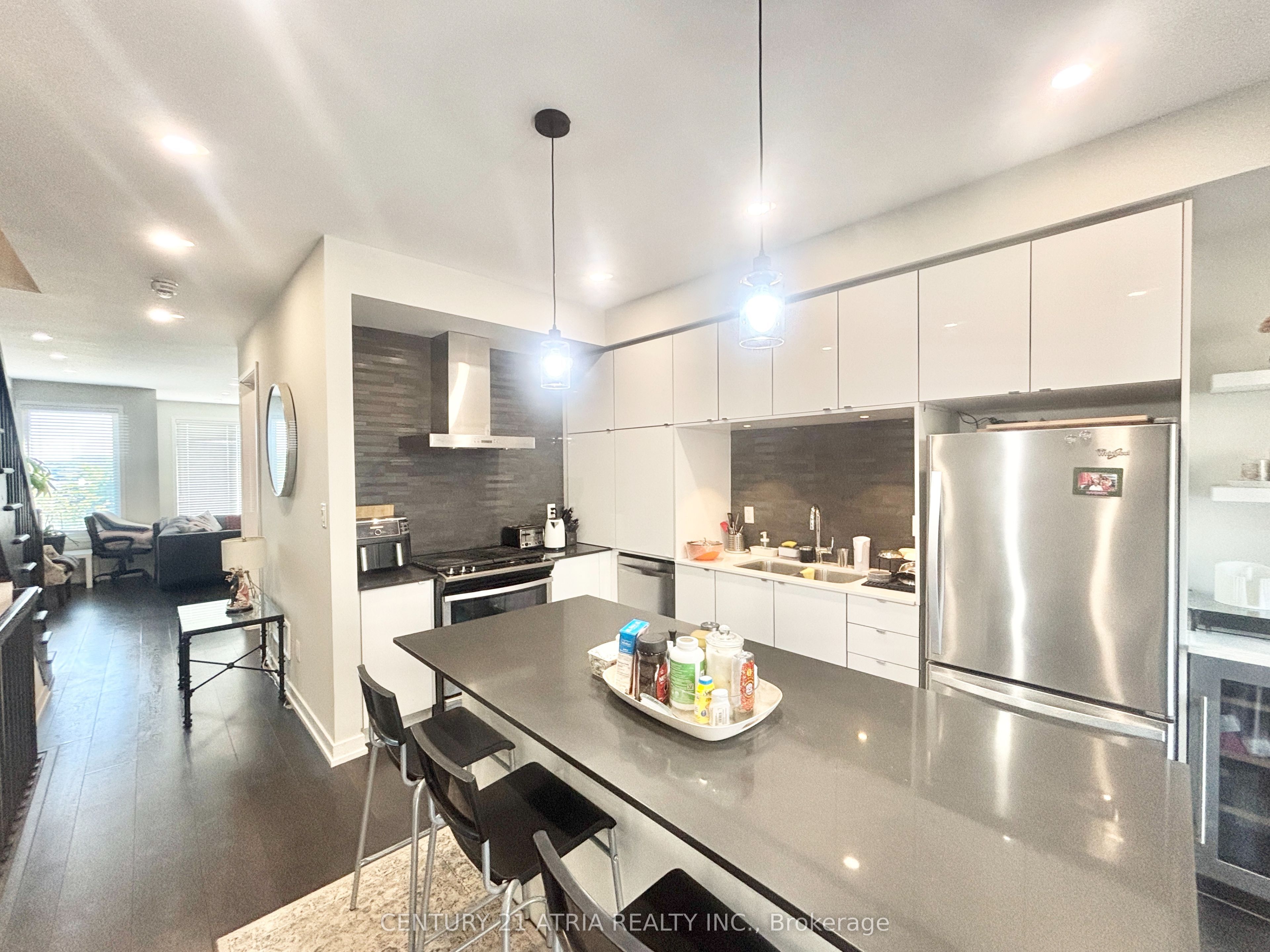 193 Sabina Drive, Oakville, ON L6H 0L4 photo 3