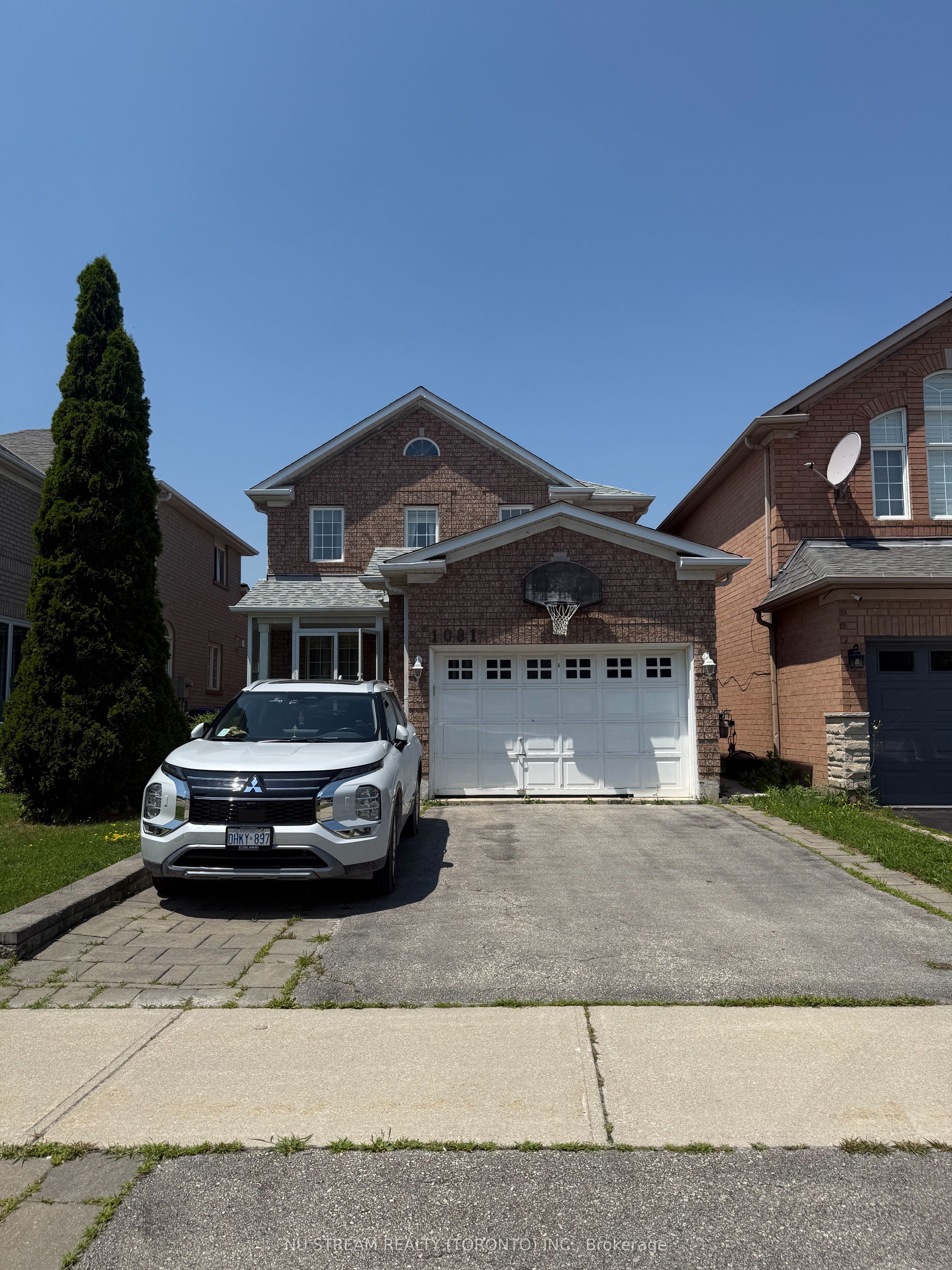 1081 Blueheron Boulevard, Mississauga, ON L5V 2J7