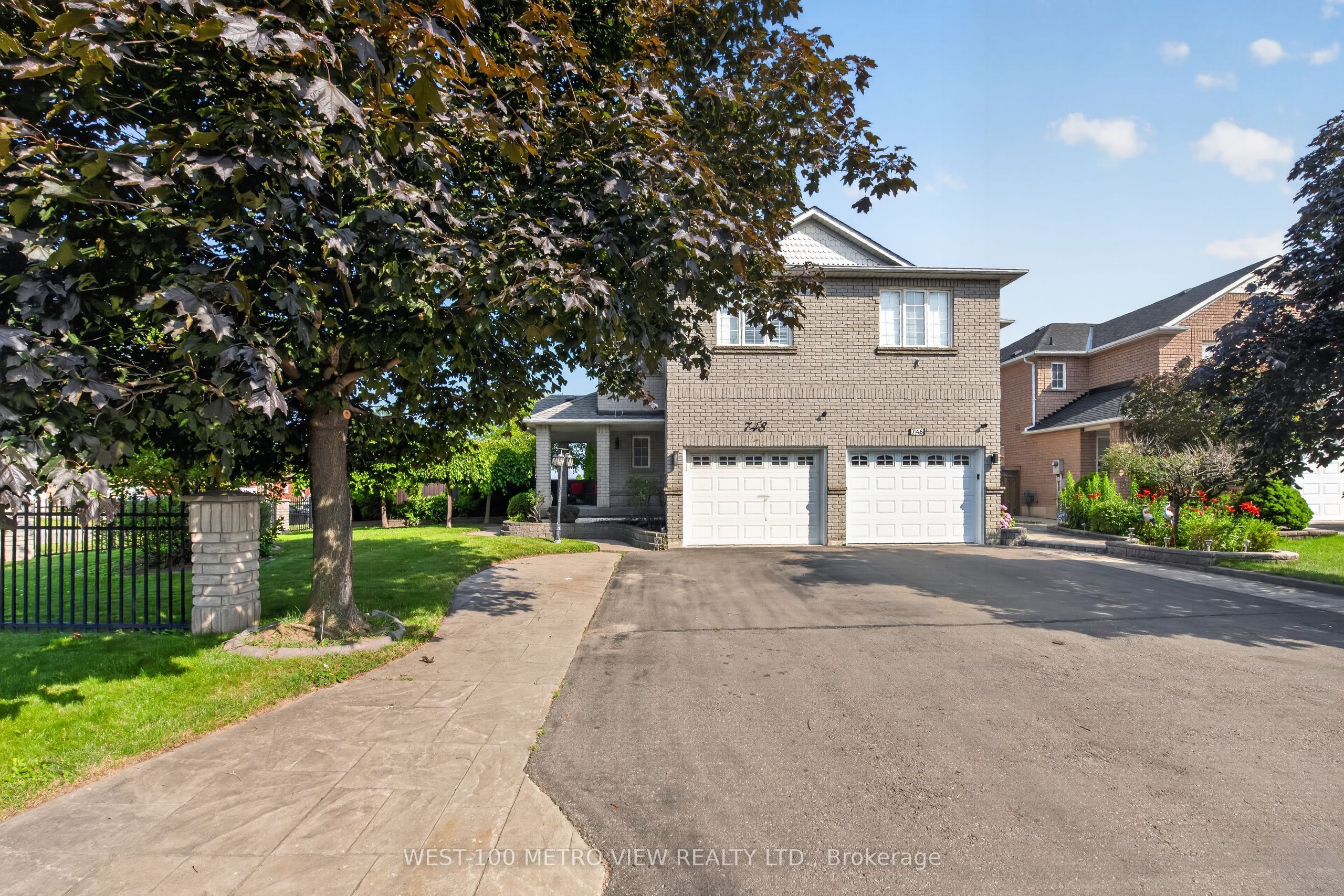 748 Summer Park Crescent, Mississauga, ON L5B 4E2 photo 4