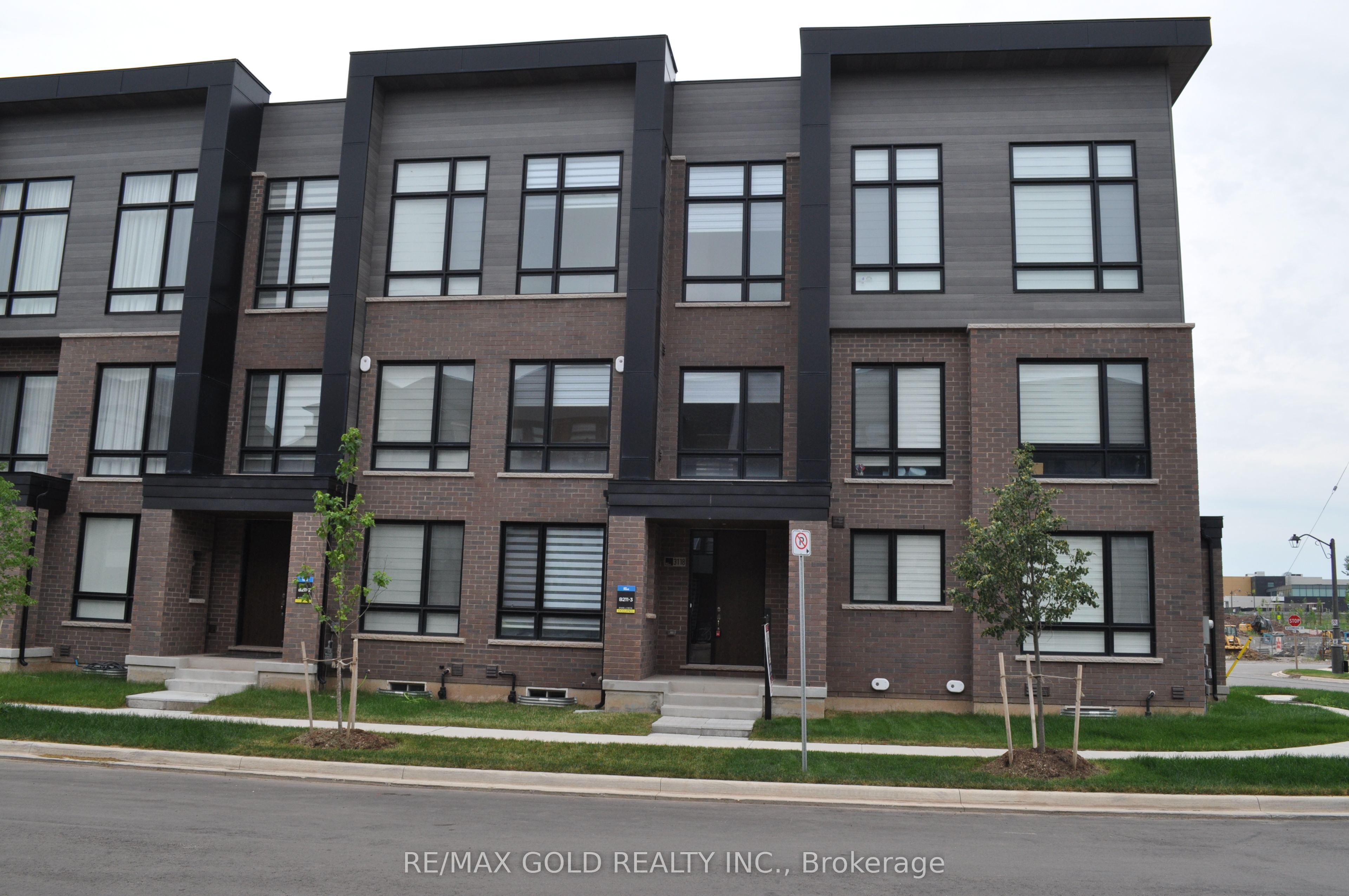 3118 Perkins Way, Oakville, ON L6H 7Z5 photo 4